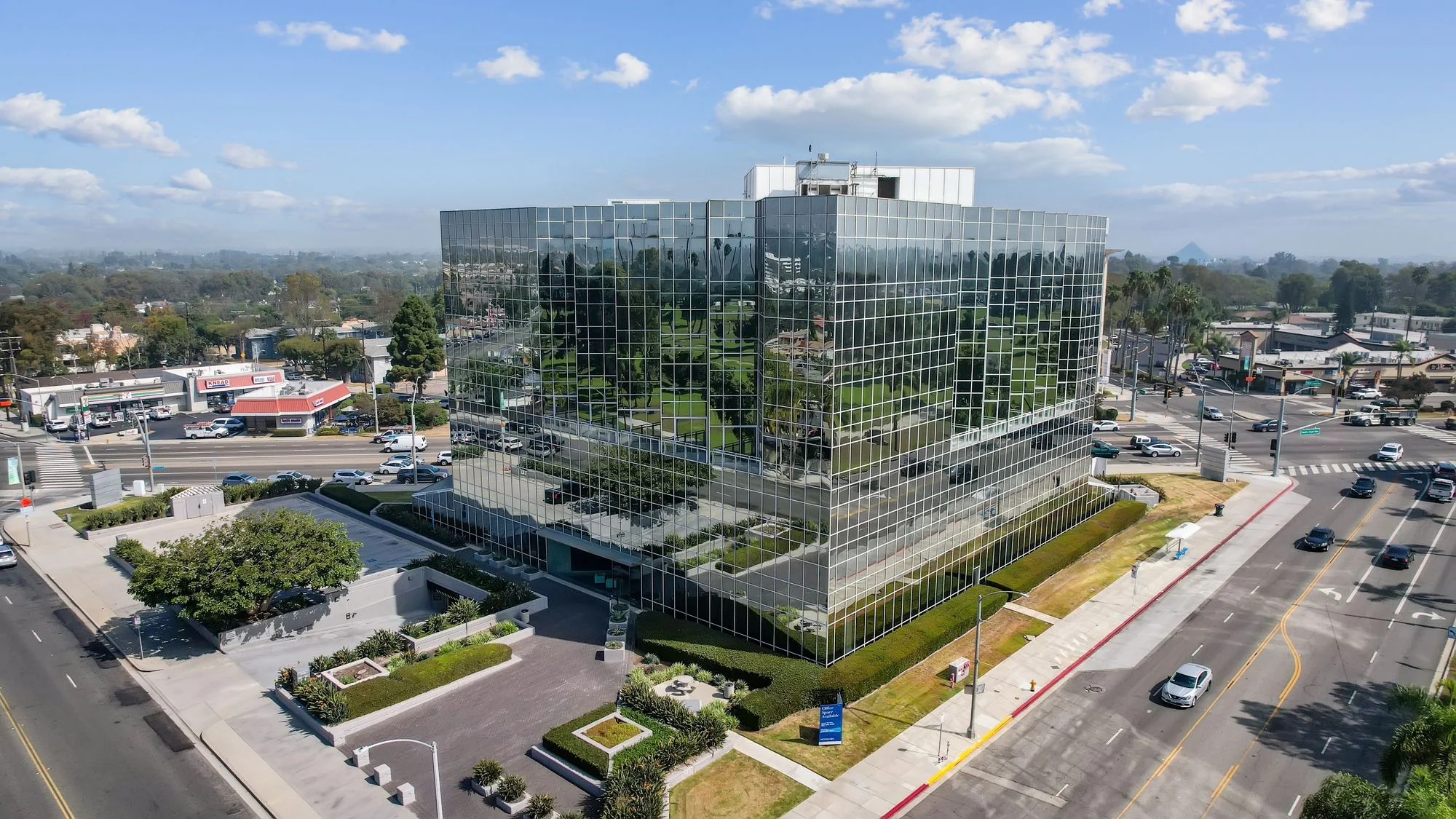 Park Tower — Sale in Long Beach, CA, photo 4 of 8