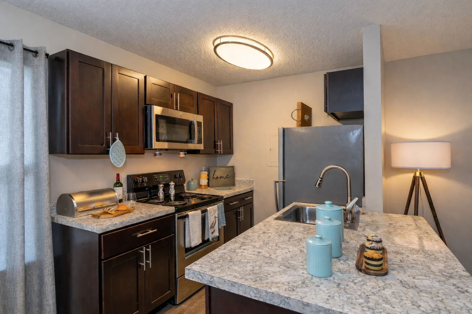 Brittany Place — Sale in Norfolk, VA, photo 2 of 8
