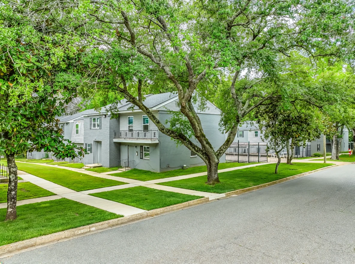The Vintage Apartments and Townhomes — Sale in Jackson, MS, photo 2 of 7