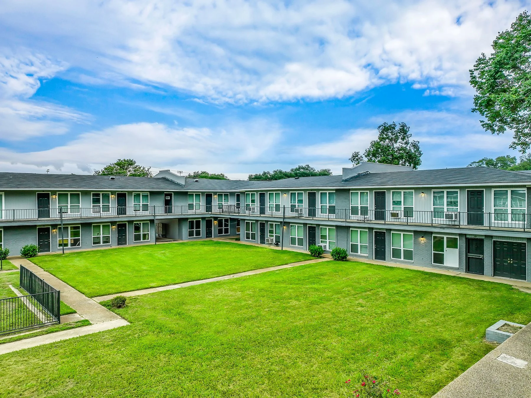 The Vintage Apartments and Townhomes — Sale in Jackson, MS, photo 4 of 7