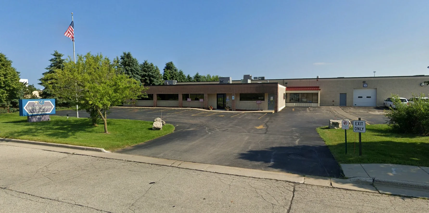 2503 Lincolnwood Court — Sale in Racine, WI, photo 1 of 2