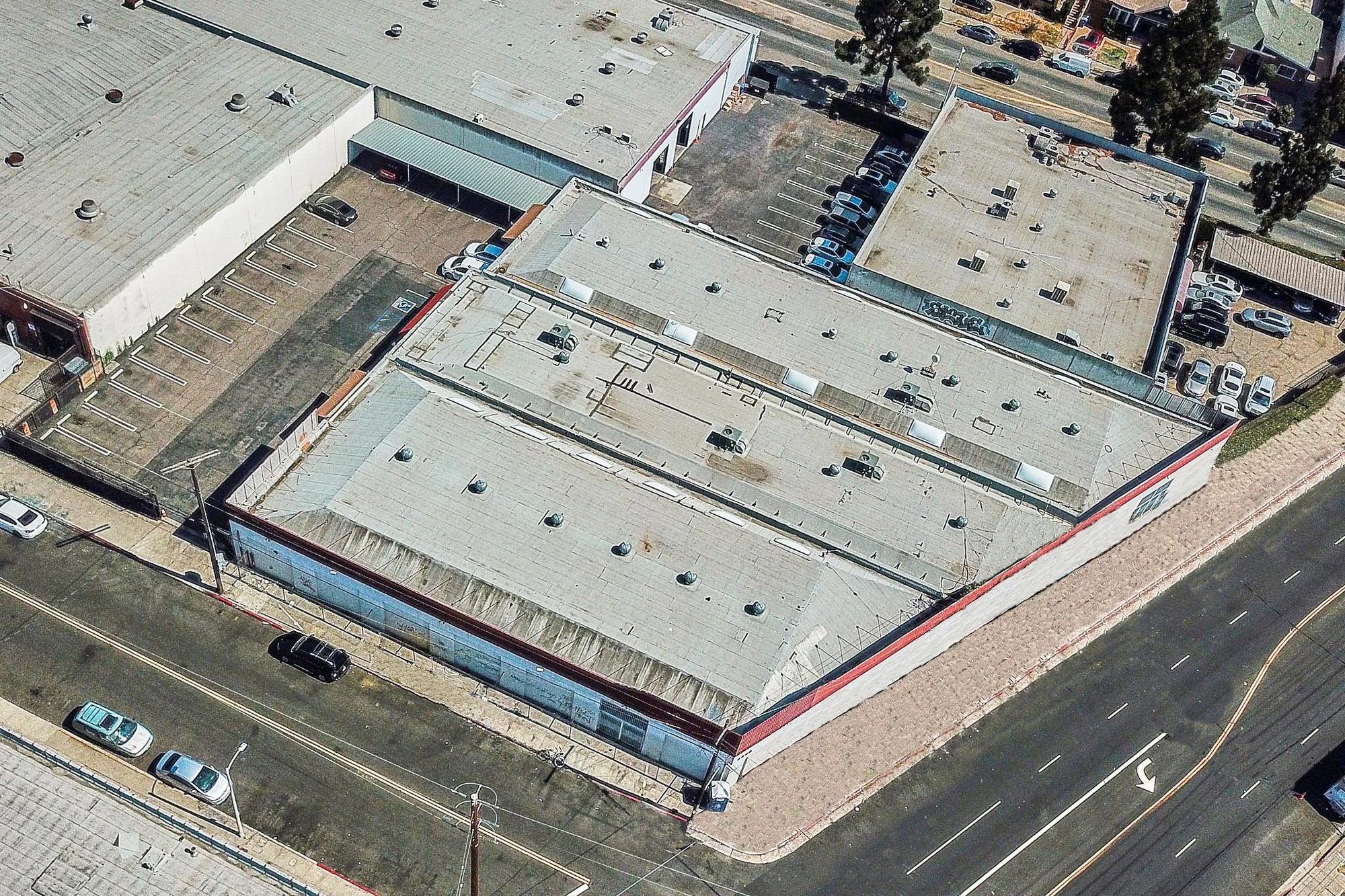 3900-3912 Broadway Place — Sale in Los Angeles, CA, photo 5 of 8