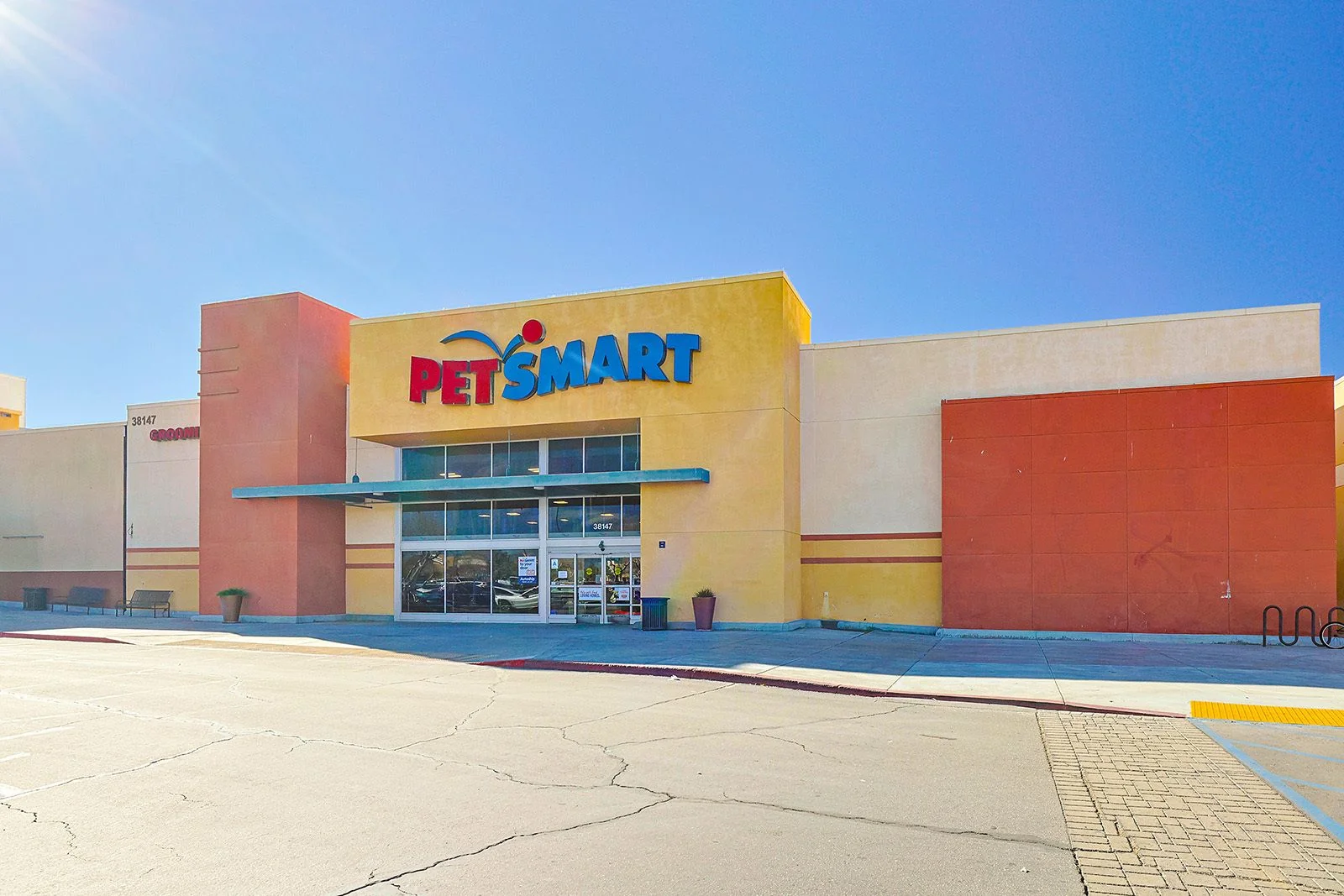 47th Street Pavilion — Sale in Palmdale, CA, photo 3 of 8