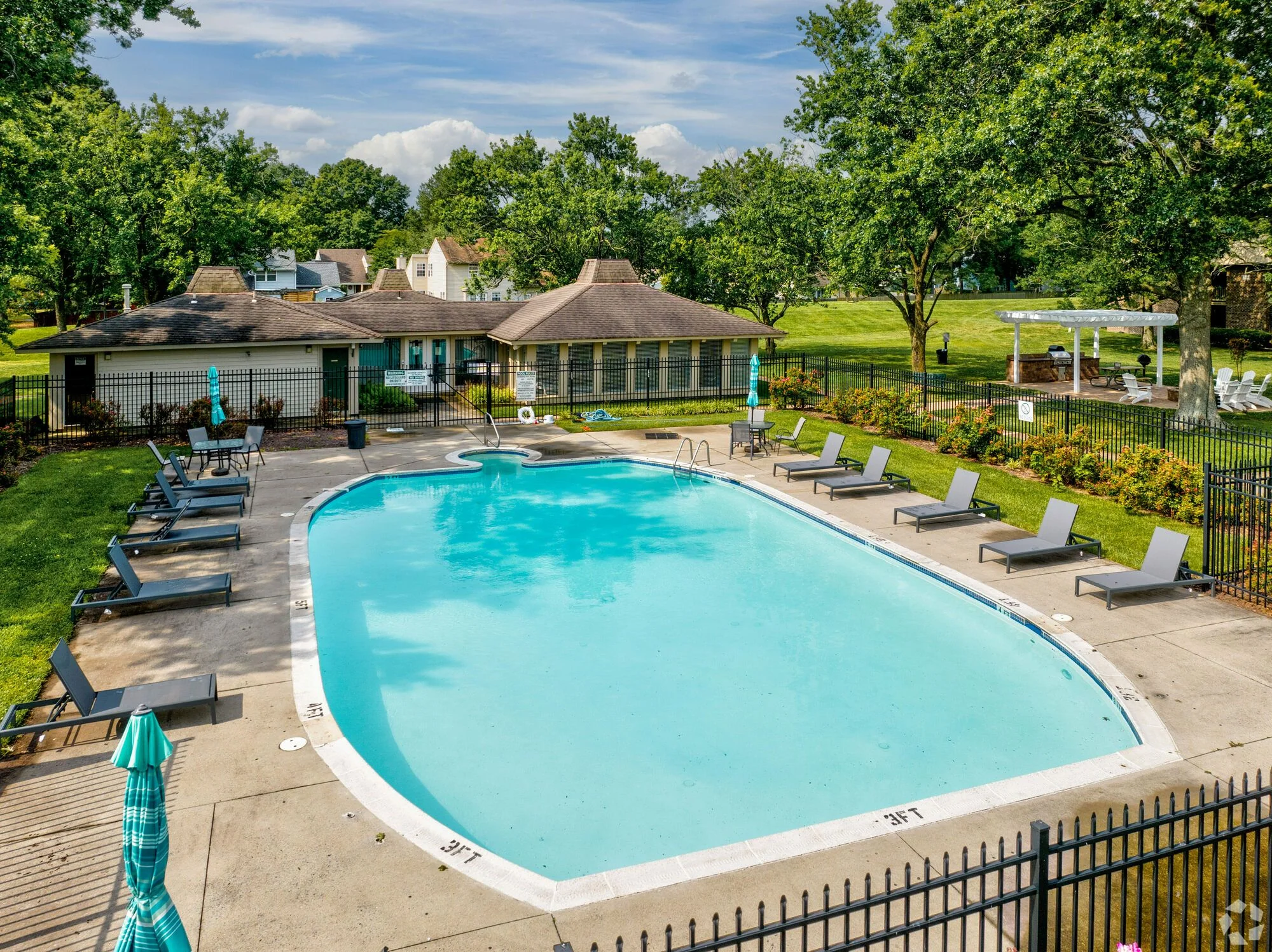 Tivoli Apartments — Sale in Virginia Beach, VA, photo 4 of 8