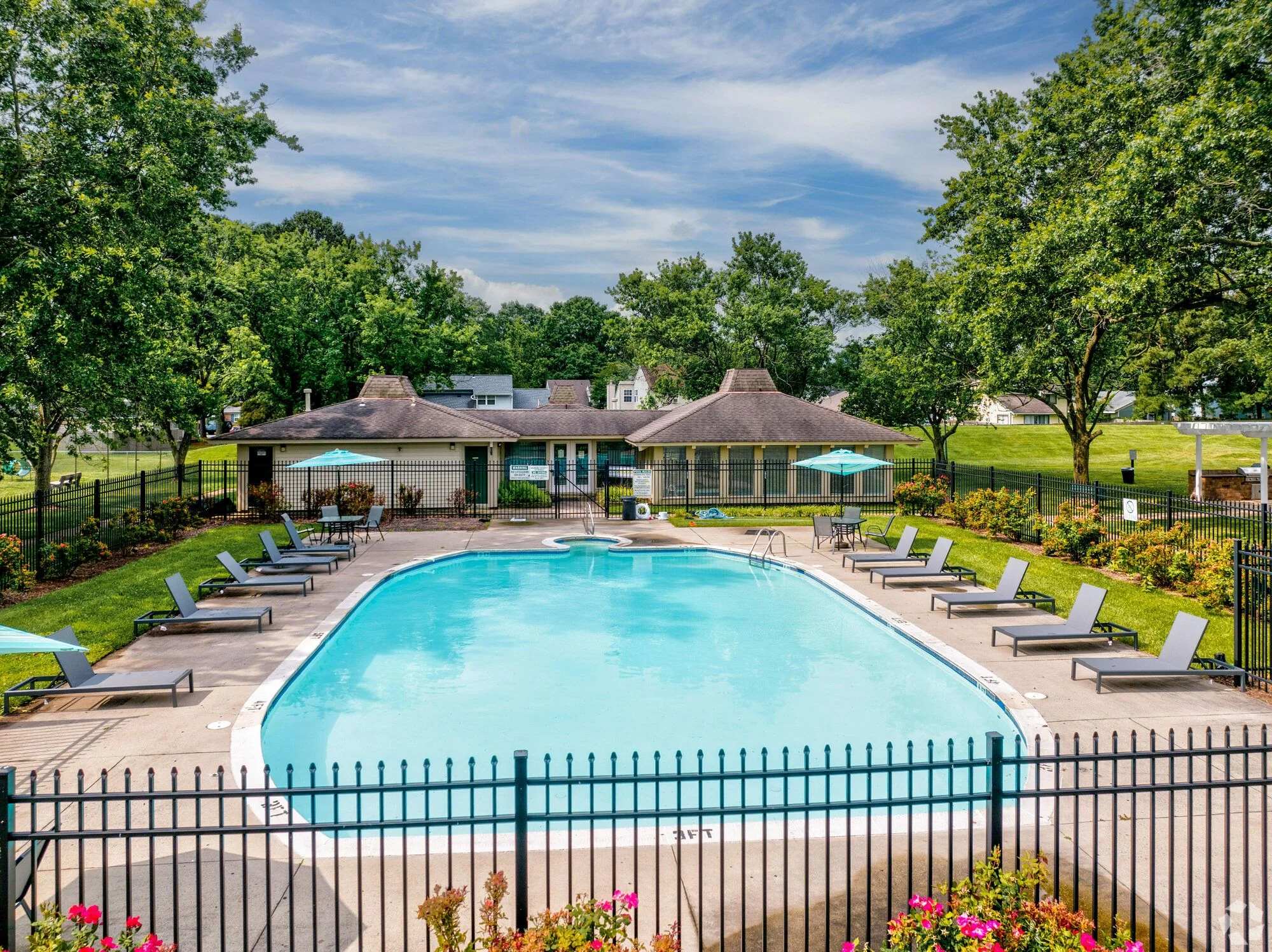Tivoli Apartments — Sale in Virginia Beach, VA, photo 6 of 8