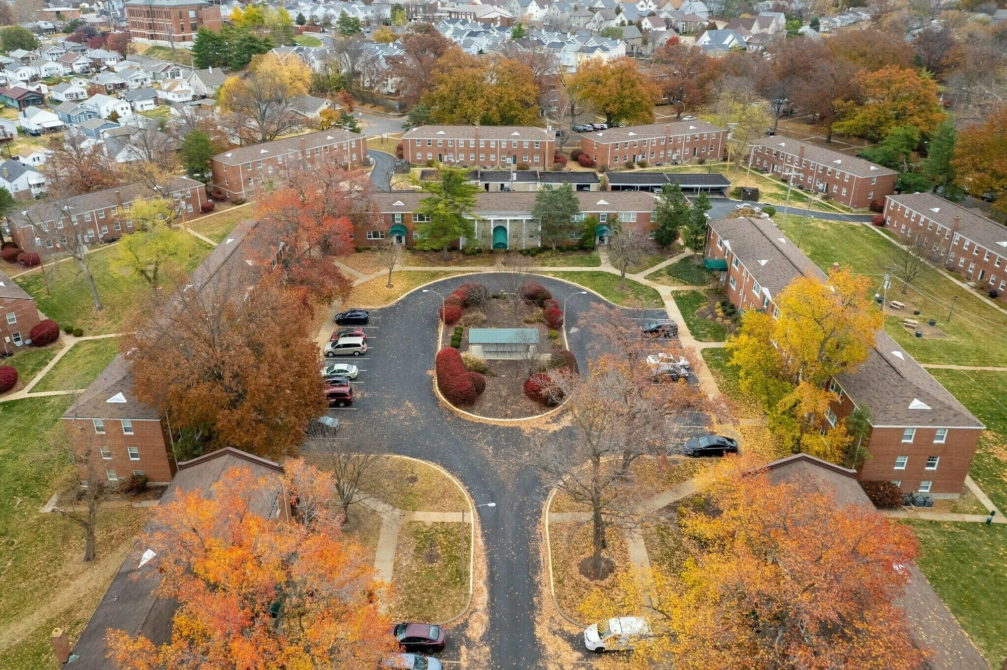 Hampton Gardens — Sale in St. Louis, MO, photo 3 of 8
