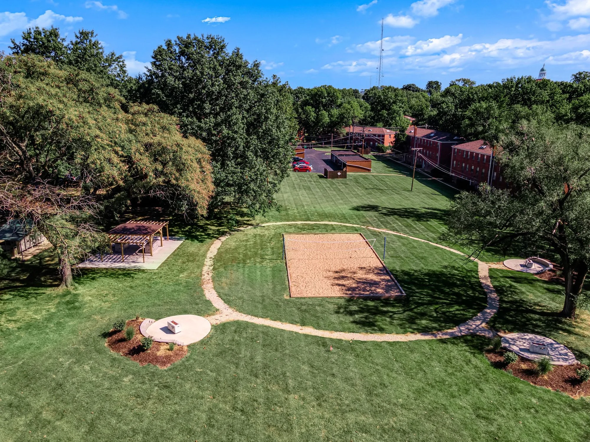 Hampton Gardens — Sale in St. Louis, MO, photo 4 of 8