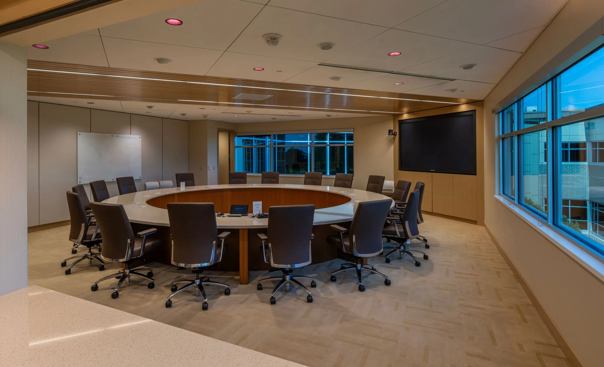 Office / Flex / R&D Available for Lease or Sale — Sale in Oak Creek, WI, photo 7 of 7