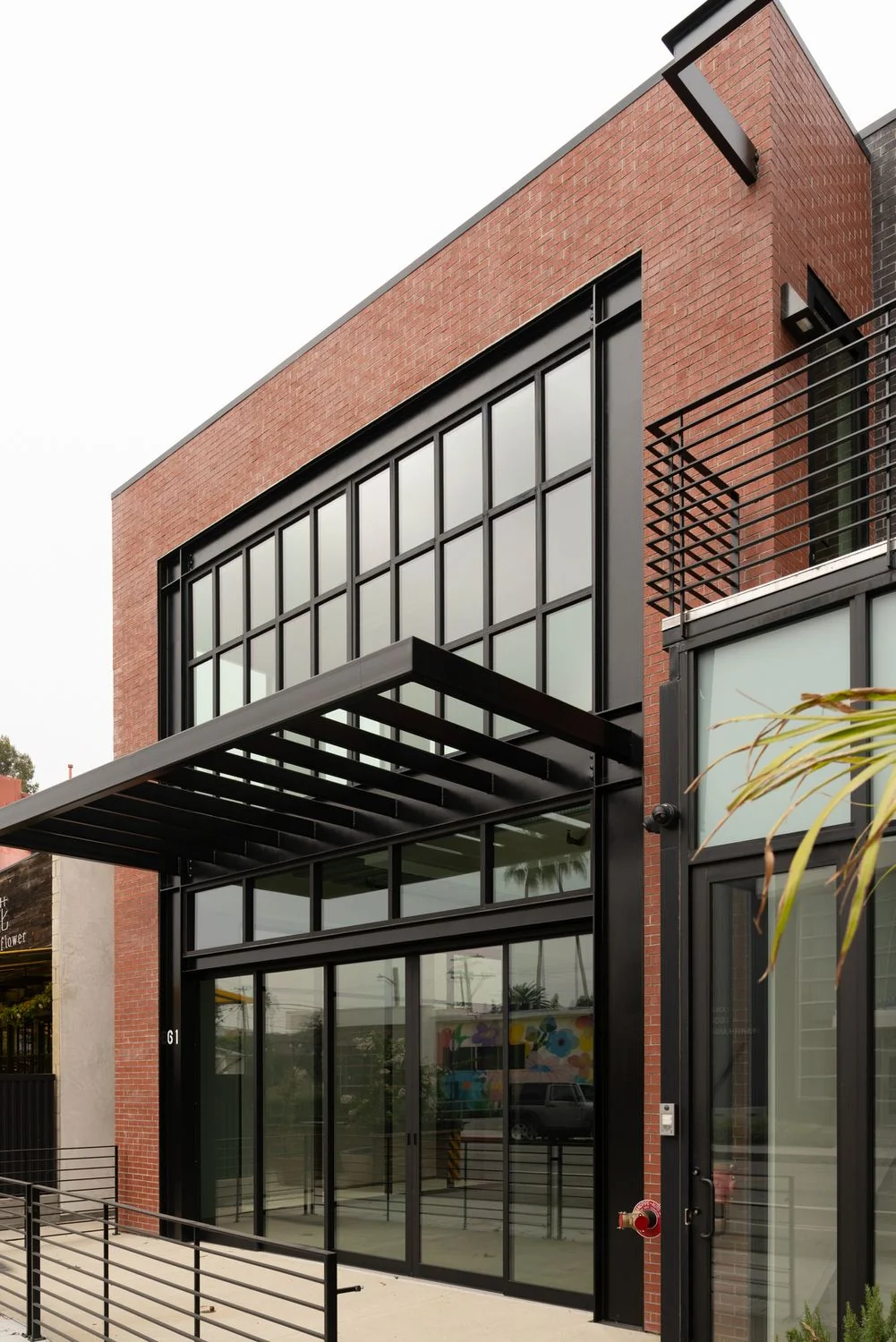 613 Rose Avenue — Sale in Los Angeles, CA, photo 2 of 6
