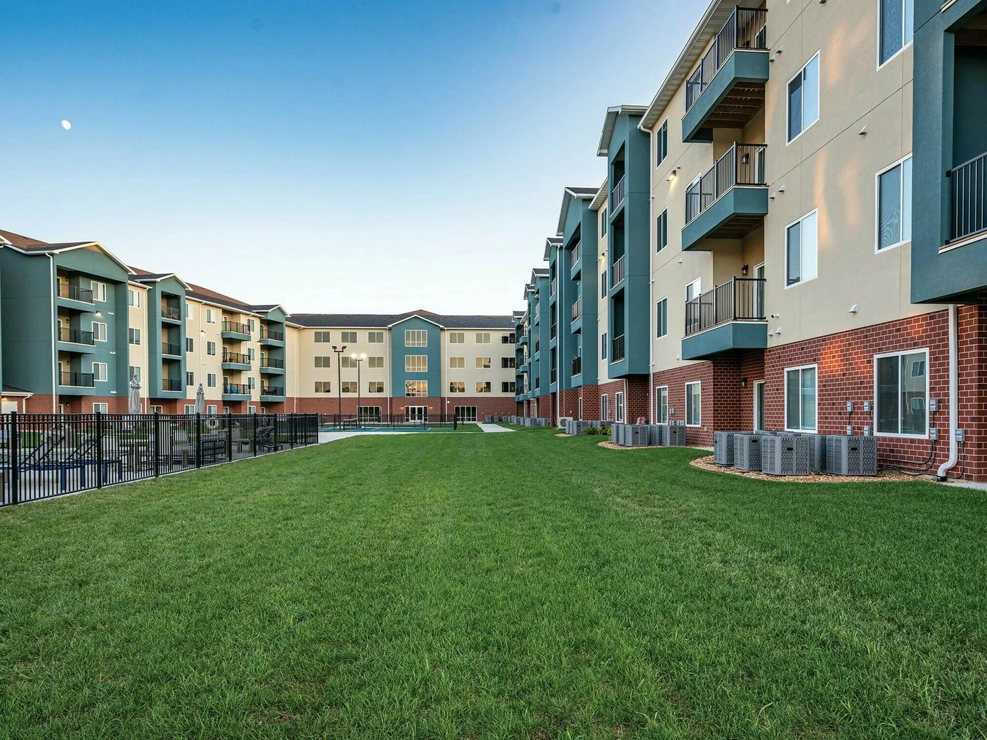 Crescent Falls — Sale in Joplin, MO, photo 5 of 8