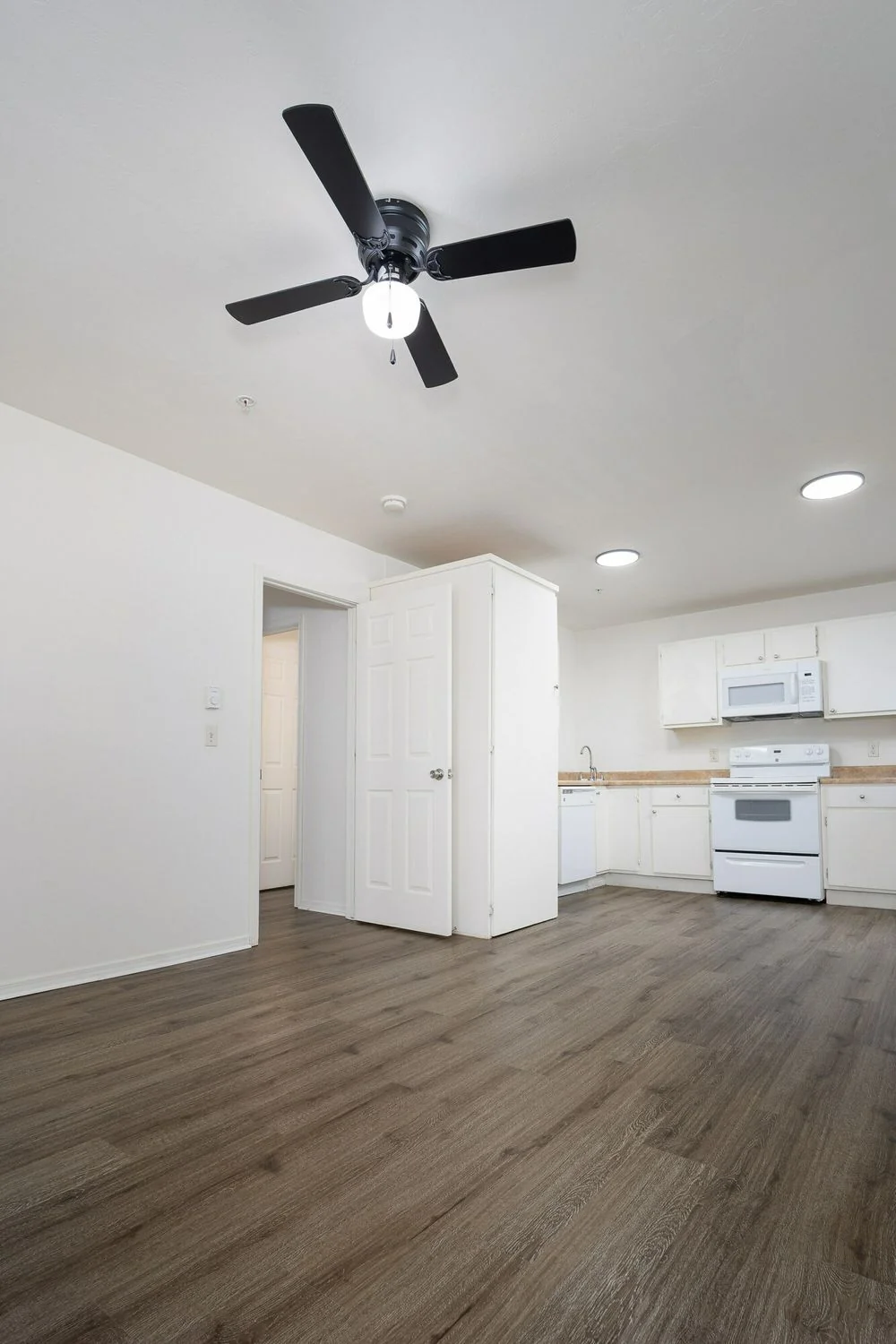 Cedar Creek Apartment Homes — Sale in Chickasha, OK, photo 6 of 8