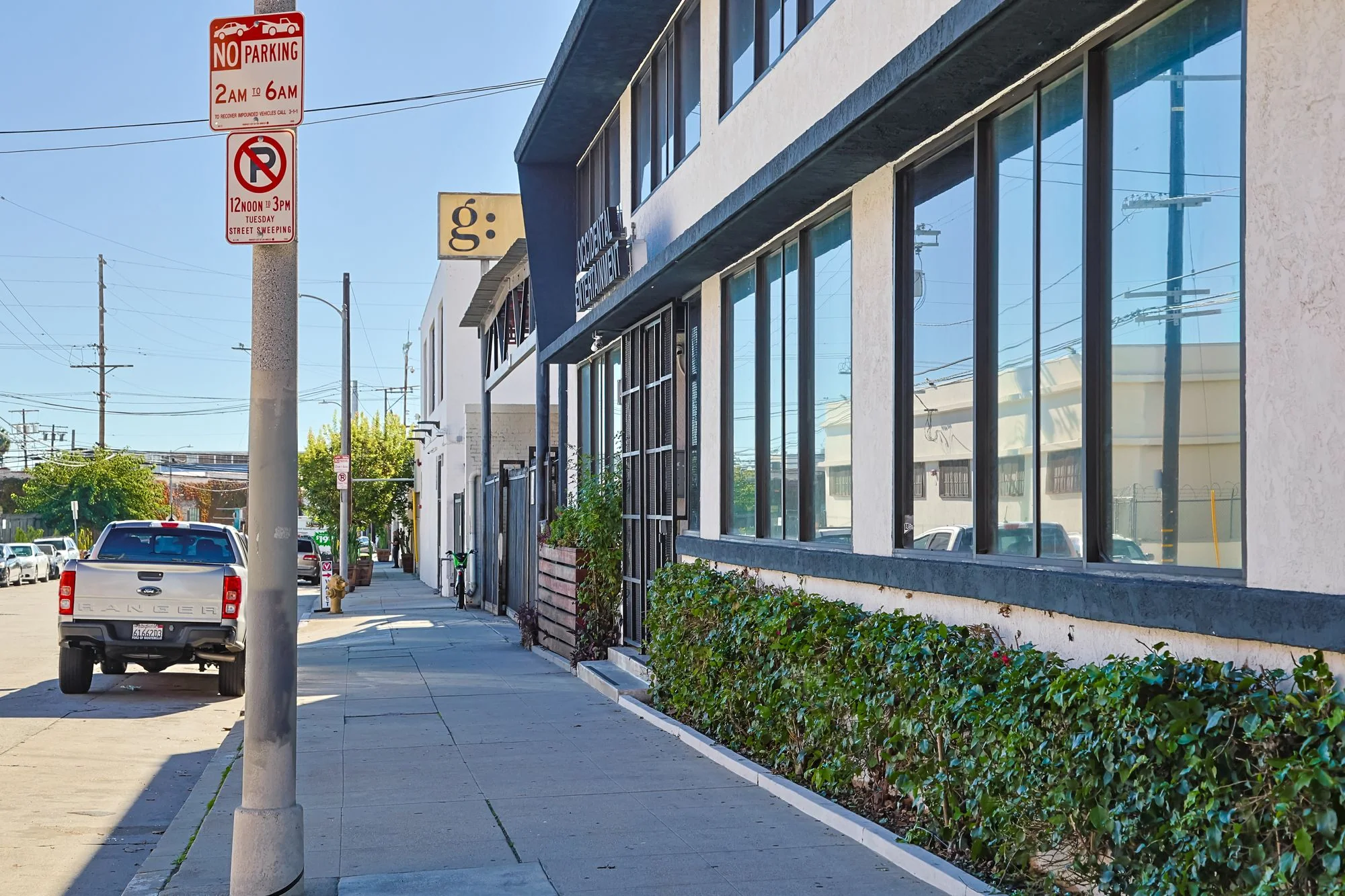 1041 N Mansfield Ave — Sale in Los Angeles, CA, photo 3 of 8