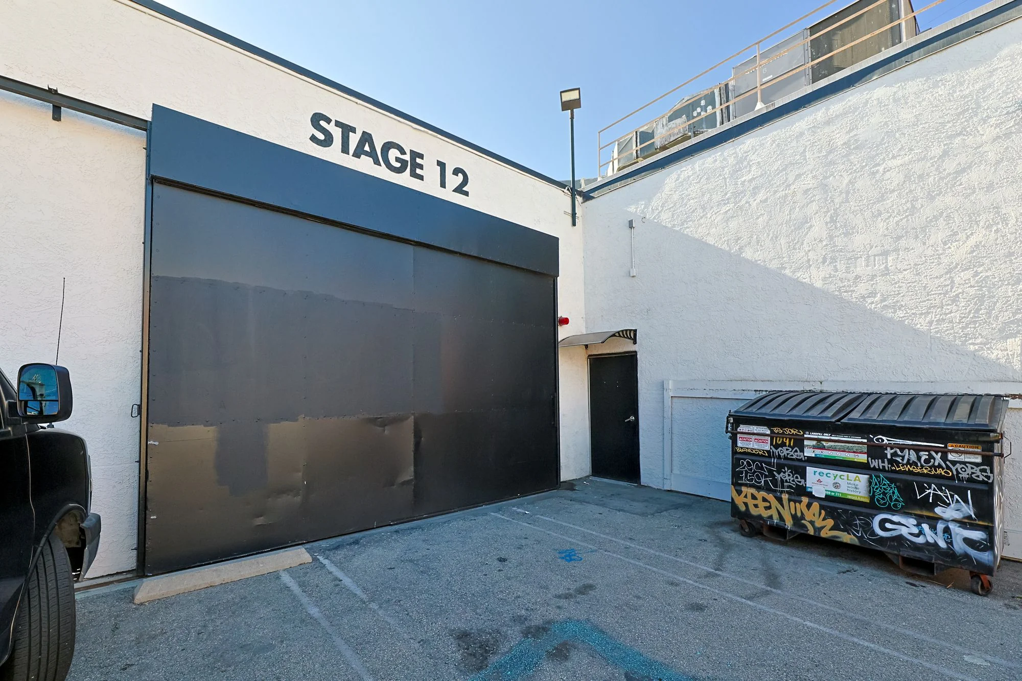 1041 N Mansfield Ave — Sale in Los Angeles, CA, photo 7 of 8
