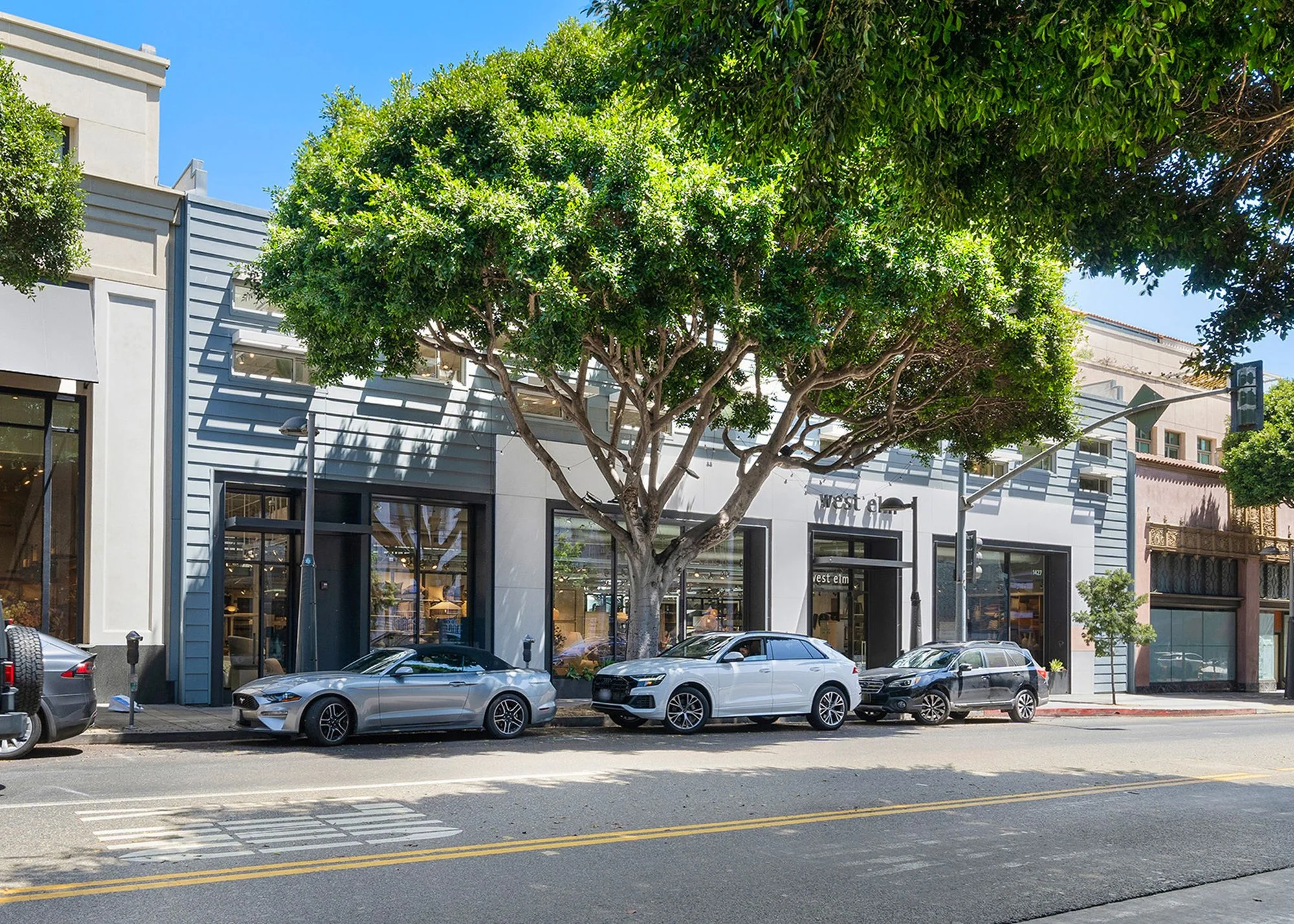 West Elm — Sale in Santa Monica, CA, photo 2 of 3