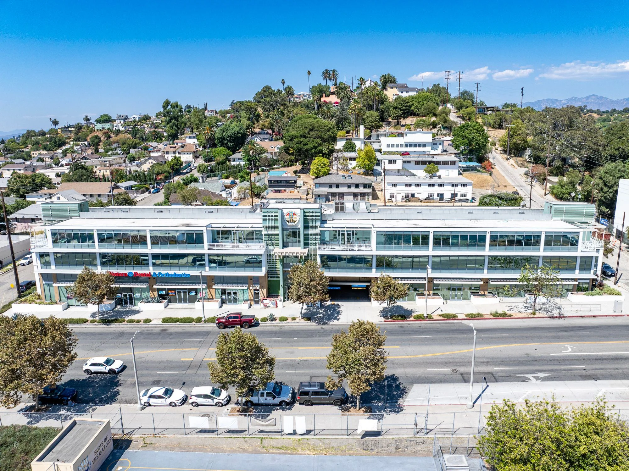 Lincon Medical Building — Sale in Los Angeles, CA, photo 1 of 5