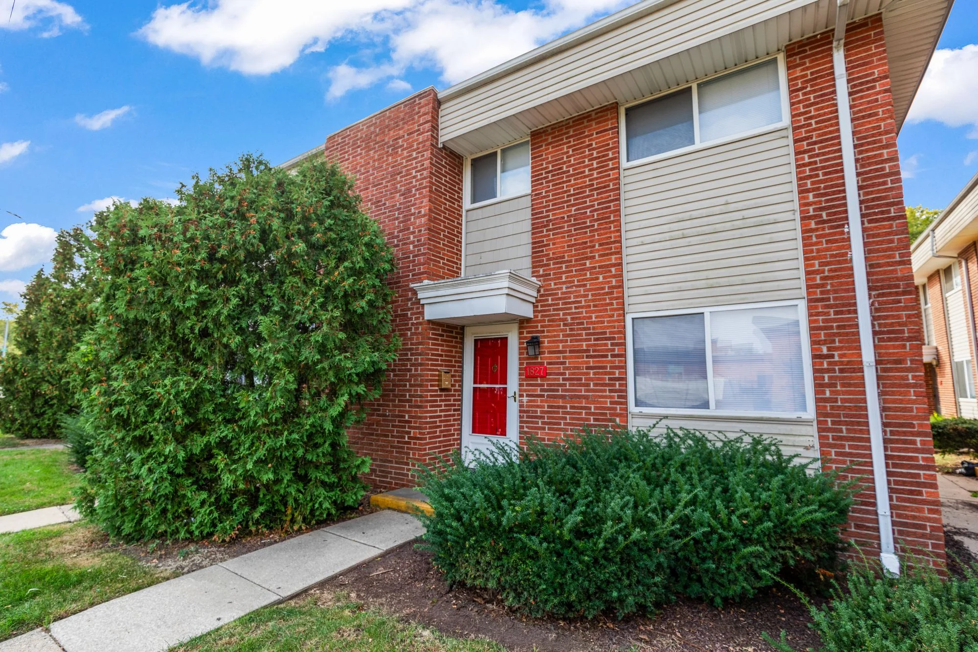 Westbury Townhomes — Sale in Champaign, IL, photo 3 of 8