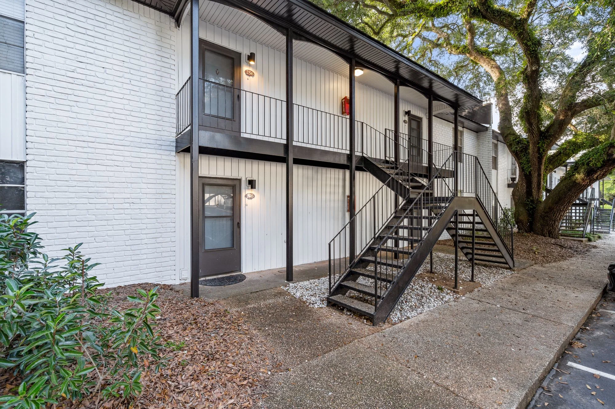 Kingswood Apartments — Sale in Mobile, AL, photo 2 of 8