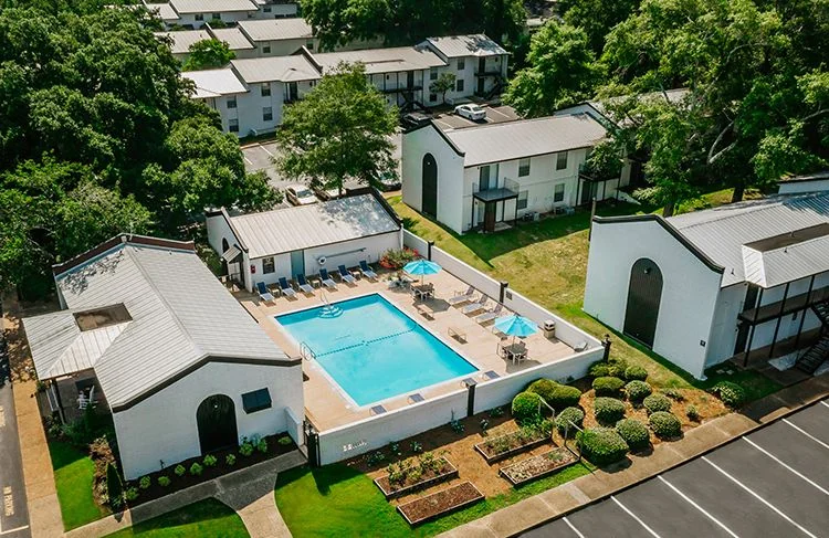 Kingswood Apartments — Sale in Mobile, AL, photo 3 of 8