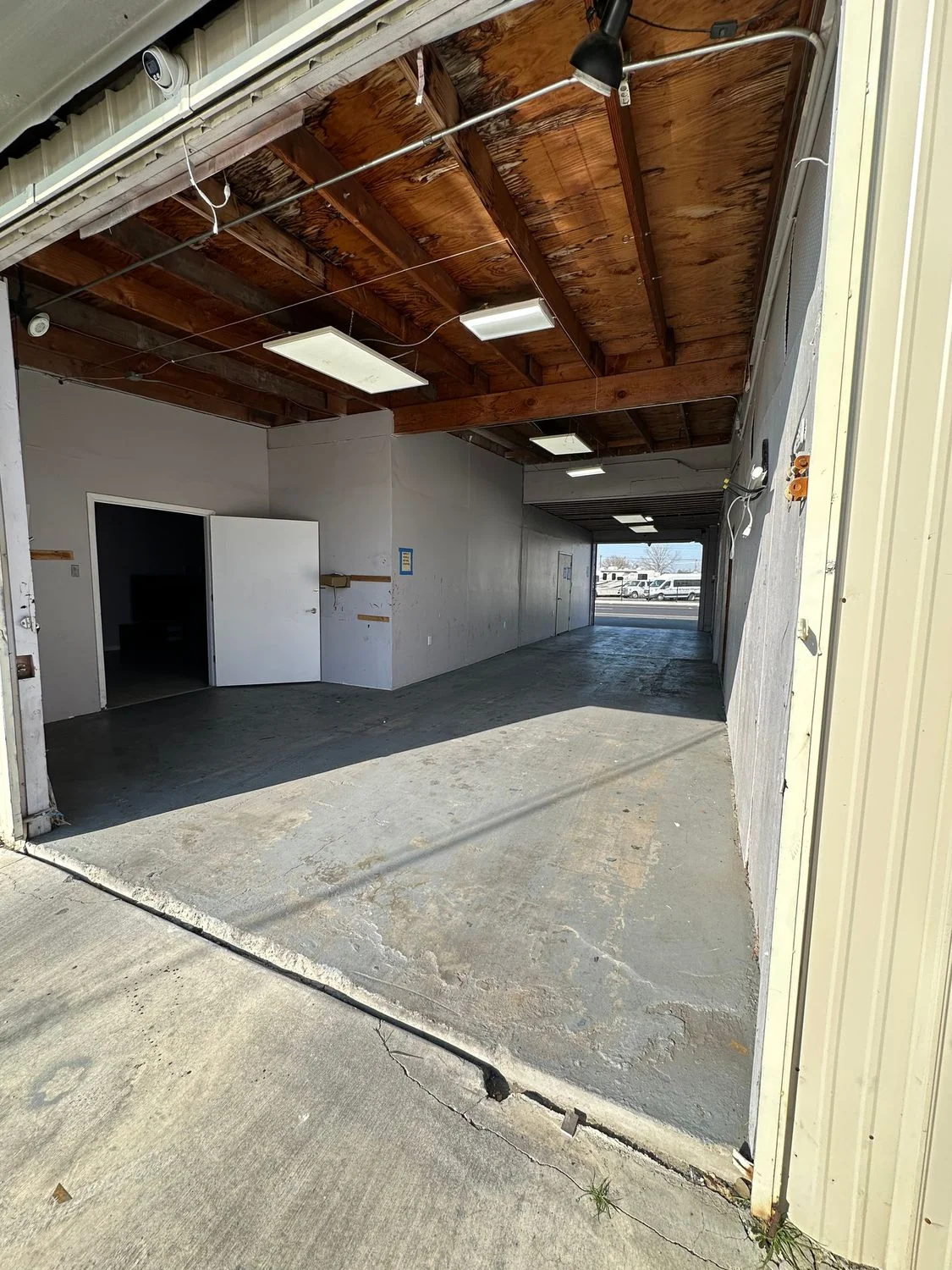 1054 El Camino Ave — Sale in Sacramento, CA, photo 3 of 6