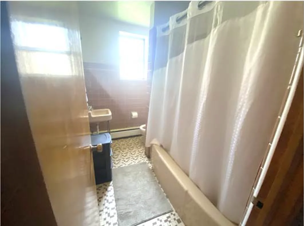 6336 South Kilbourn Avenue — Sale in Chicago, IL, photo 4 of 8
