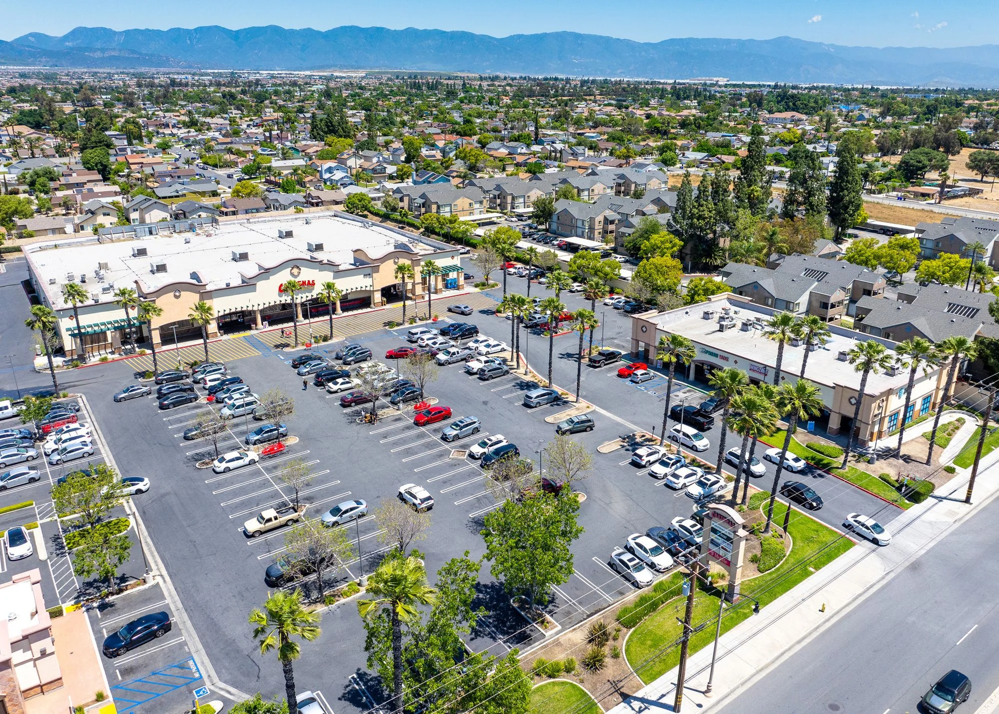 Cardenas Marketplace — Sale in Fontana, CA, photo 2 of 6