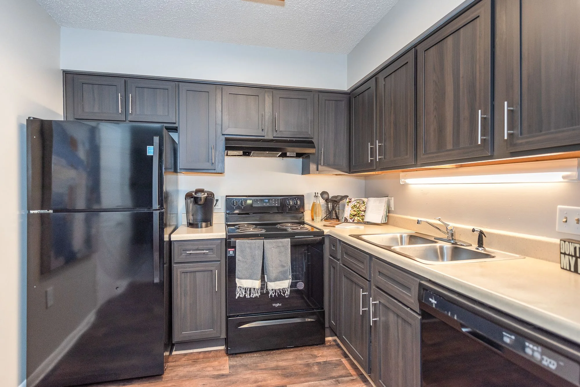 River Park Tower — Sale in Newport News, VA, photo 2 of 8