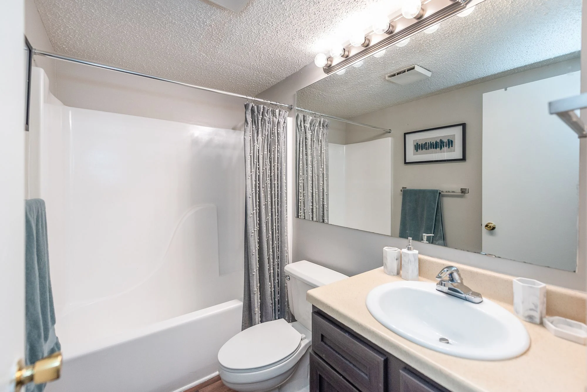 River Park Tower — Sale in Newport News, VA, photo 4 of 8