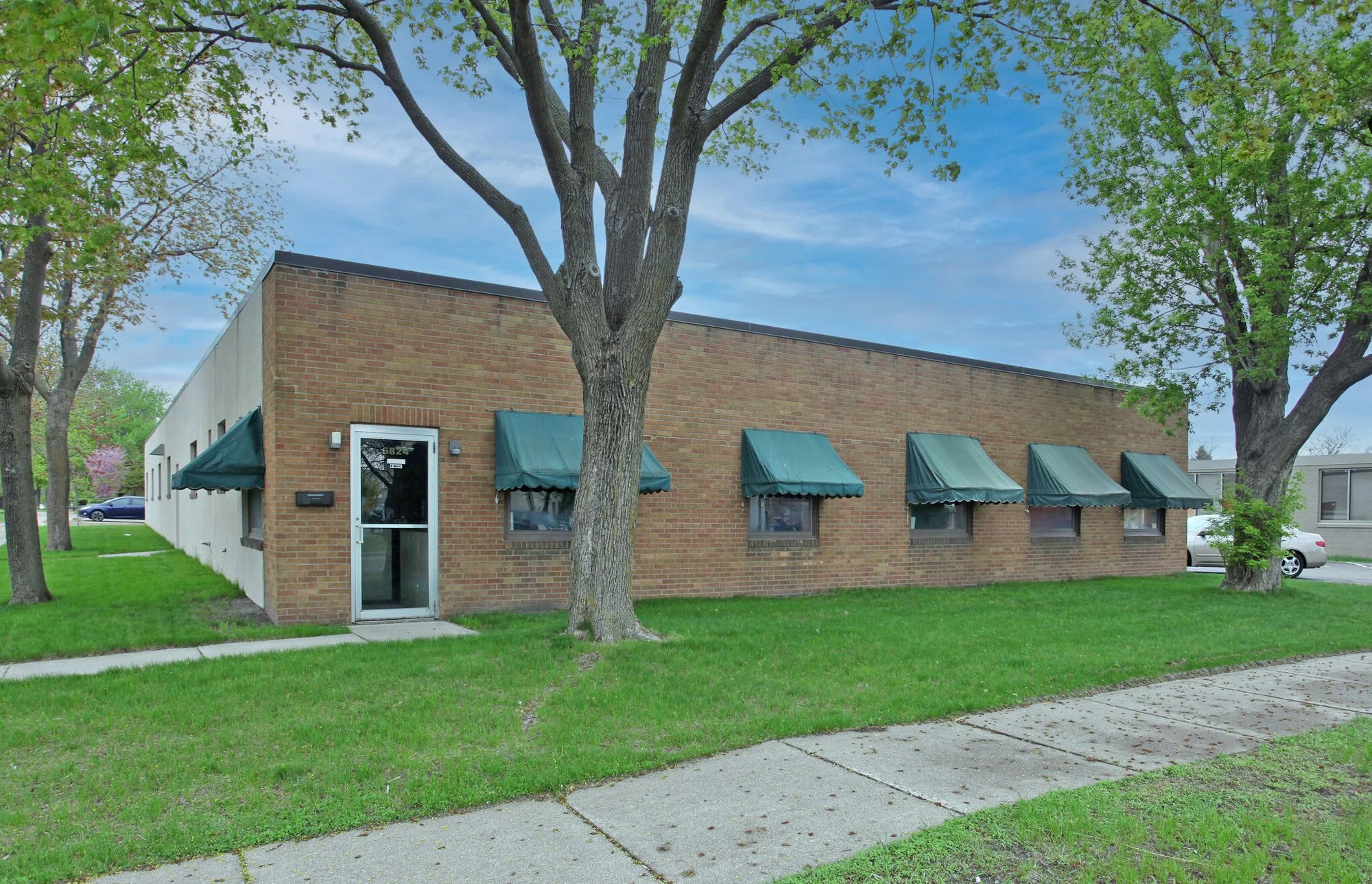 6824 West Lake Street — Sale in St. Louis Park, MN, photo 1 of 8