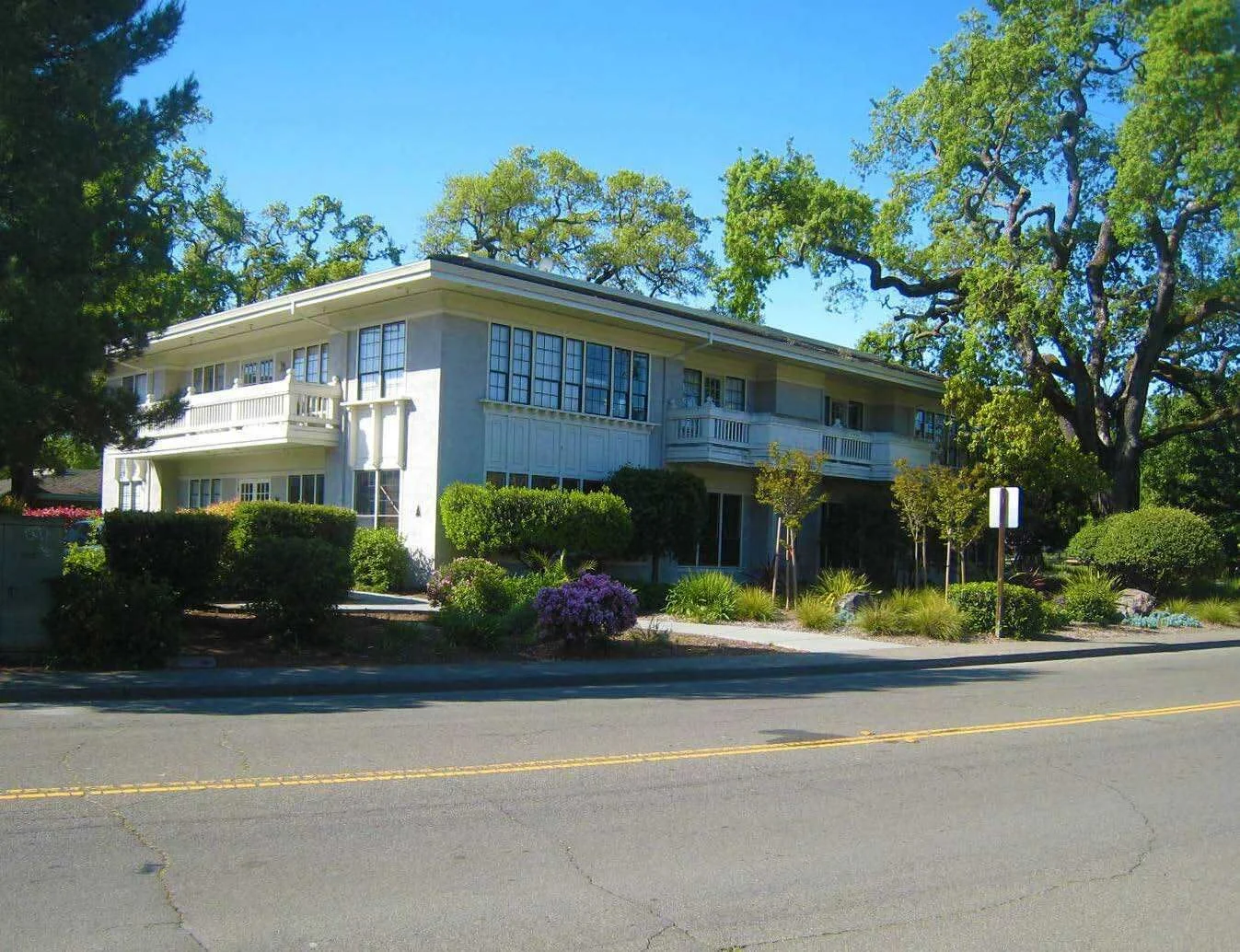 Creekwood Professional Center — Sale in Novato, CA, photo 1 of 8