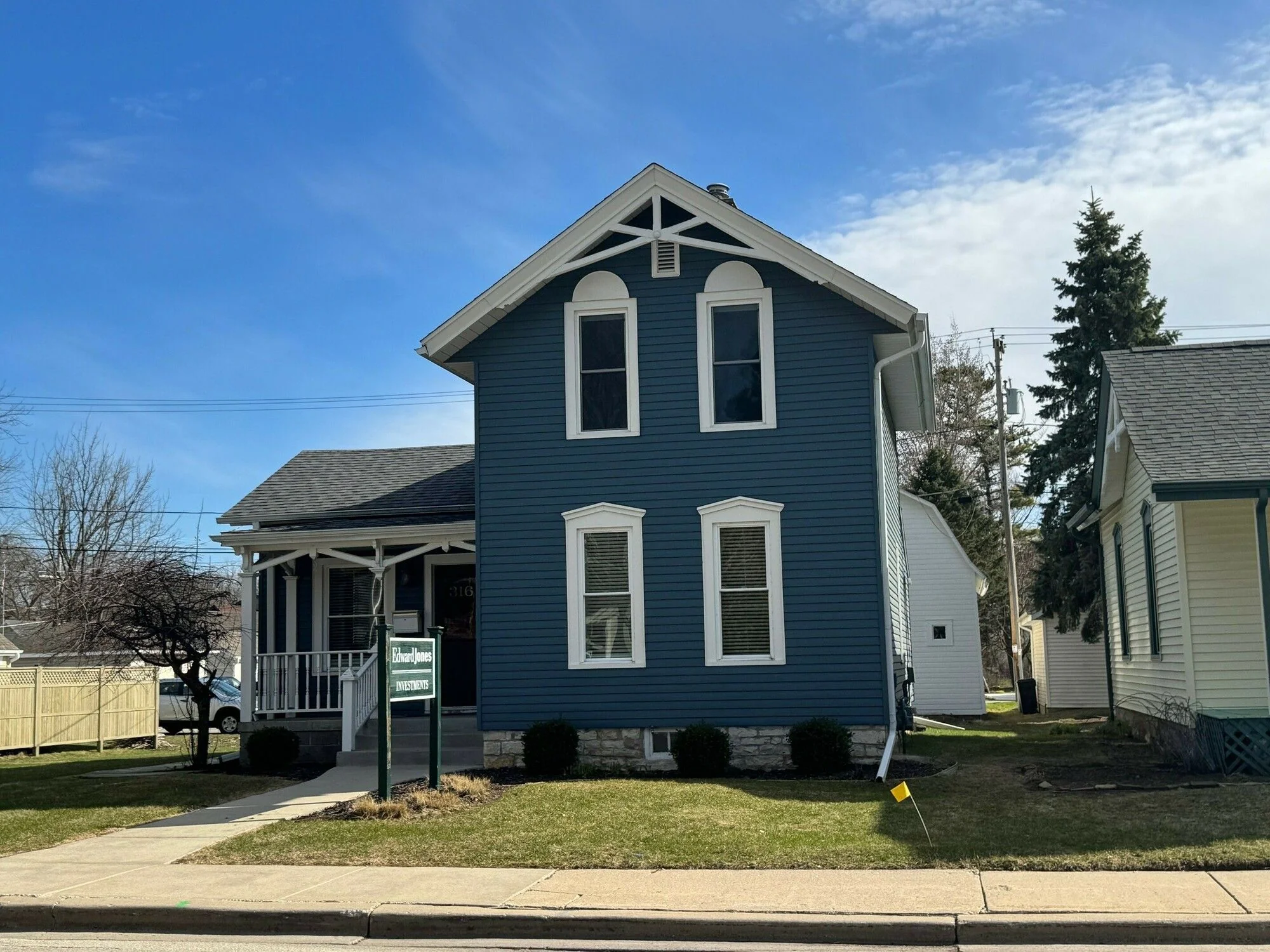 316 Oakton Ave — Sale in Pewaukee, WI, photo 1 of 1