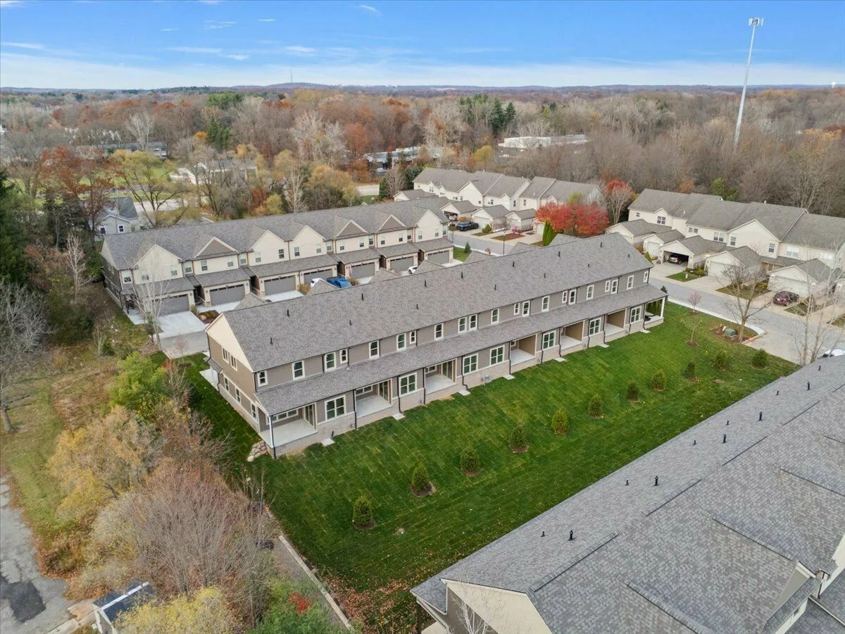 Encore at Lake Forest Trails — Sale in Brighton, MI, photo 4 of 8