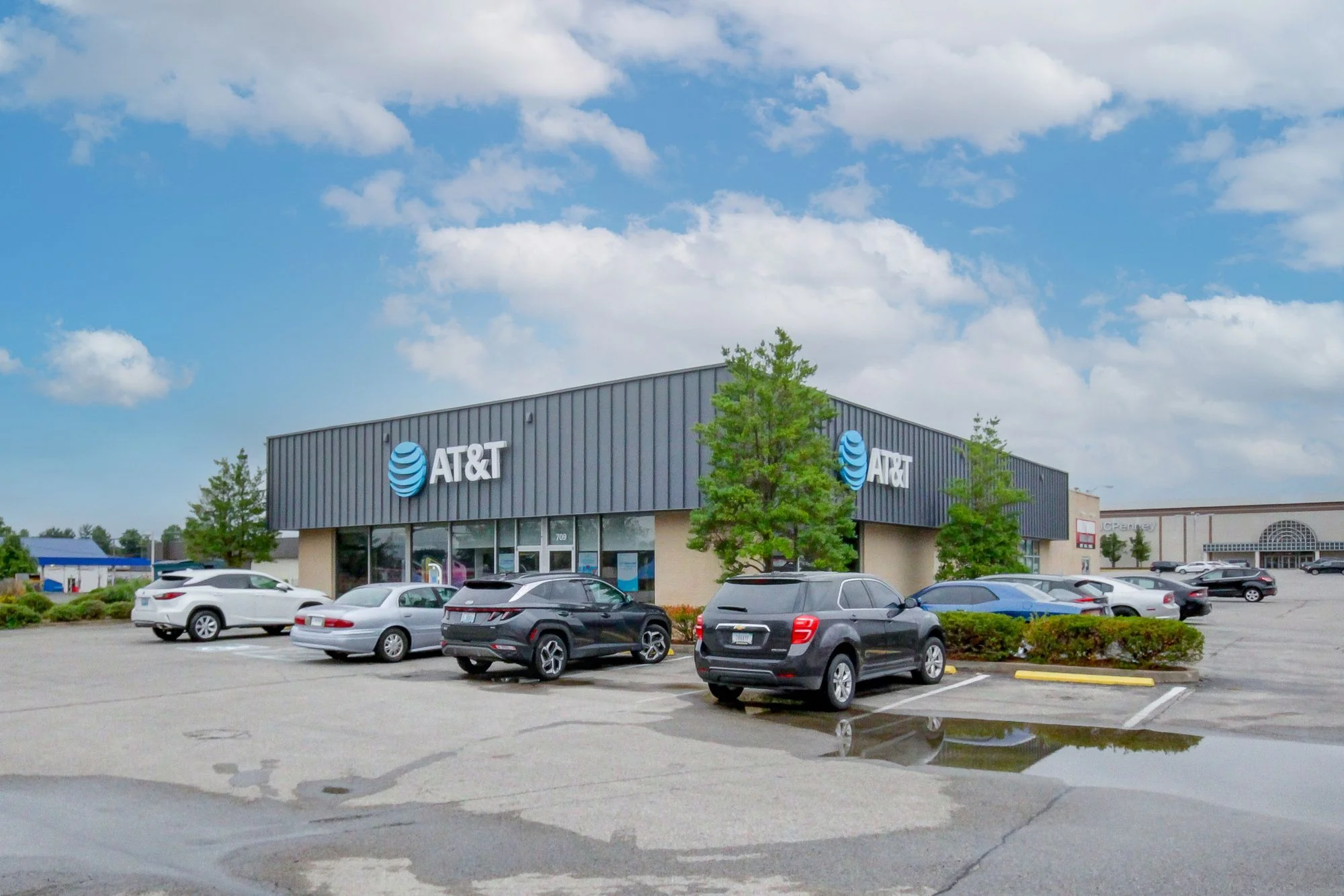 AT&T & Hollywood Movies Outparcel - retail for sale in clarksville, IN