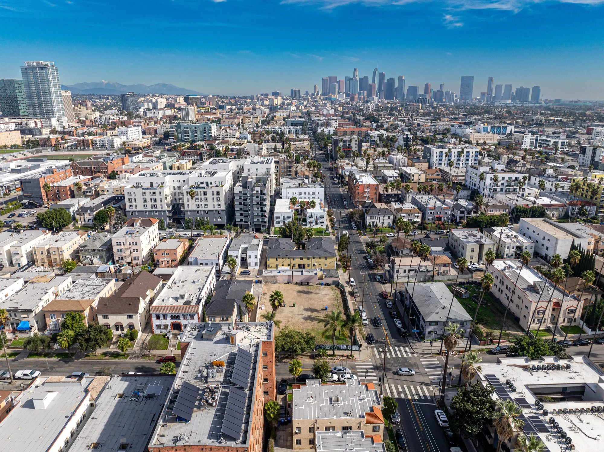 854 Normandie Avenue — Sale in Los Angeles, CA, photo 2 of 8