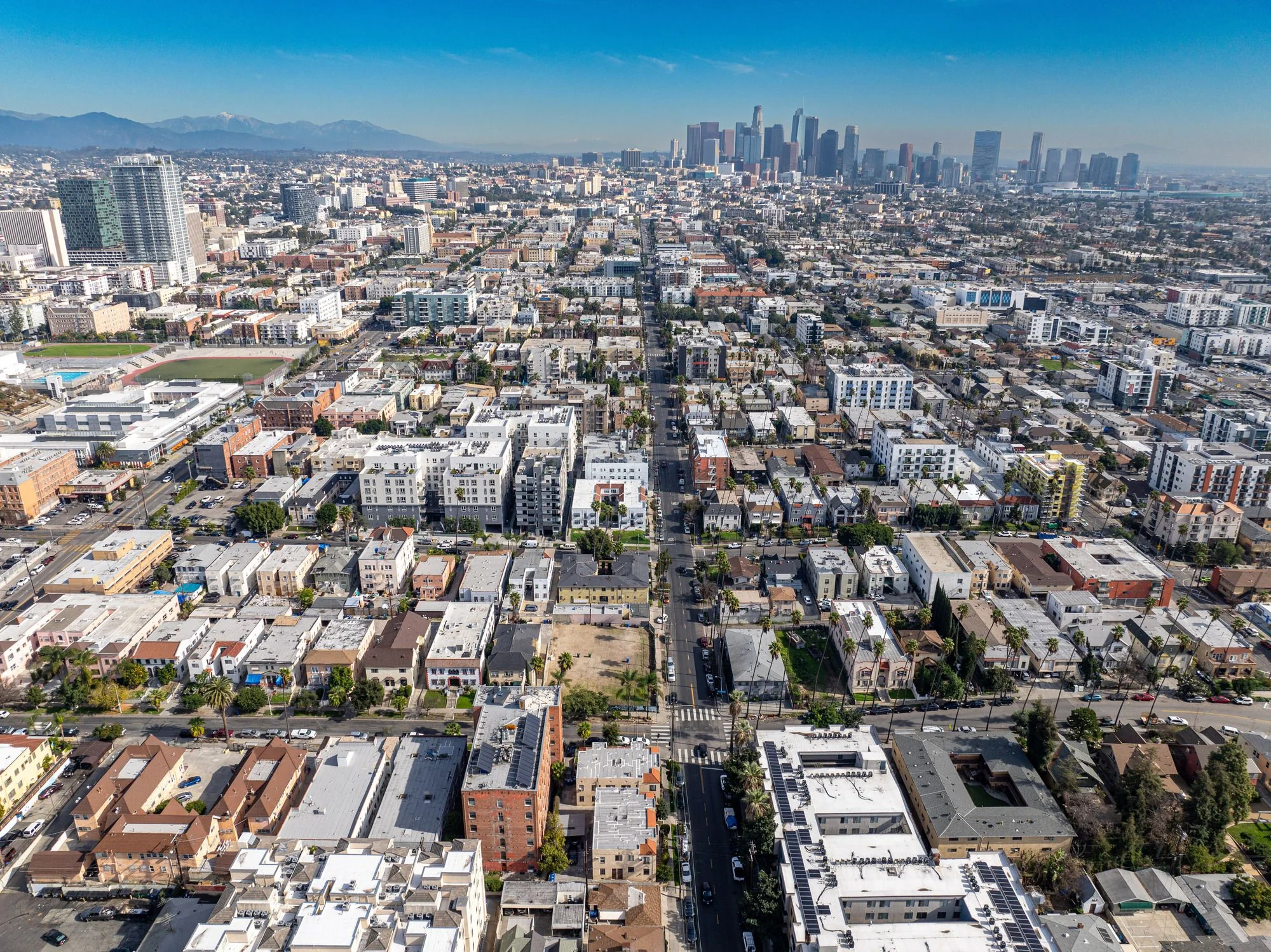 854 Normandie Avenue — Sale in Los Angeles, CA, photo 6 of 8