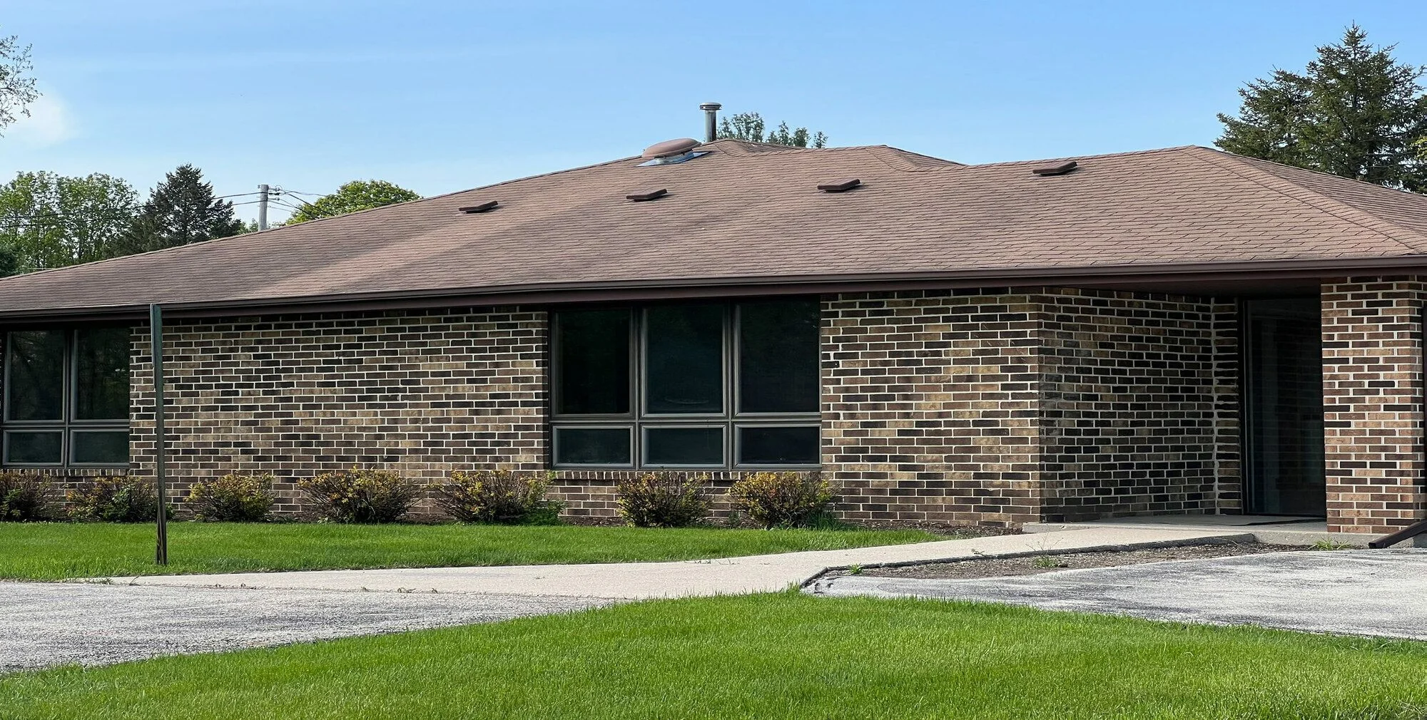 1575 E Racine Ave - office for sale in waukesha, WI