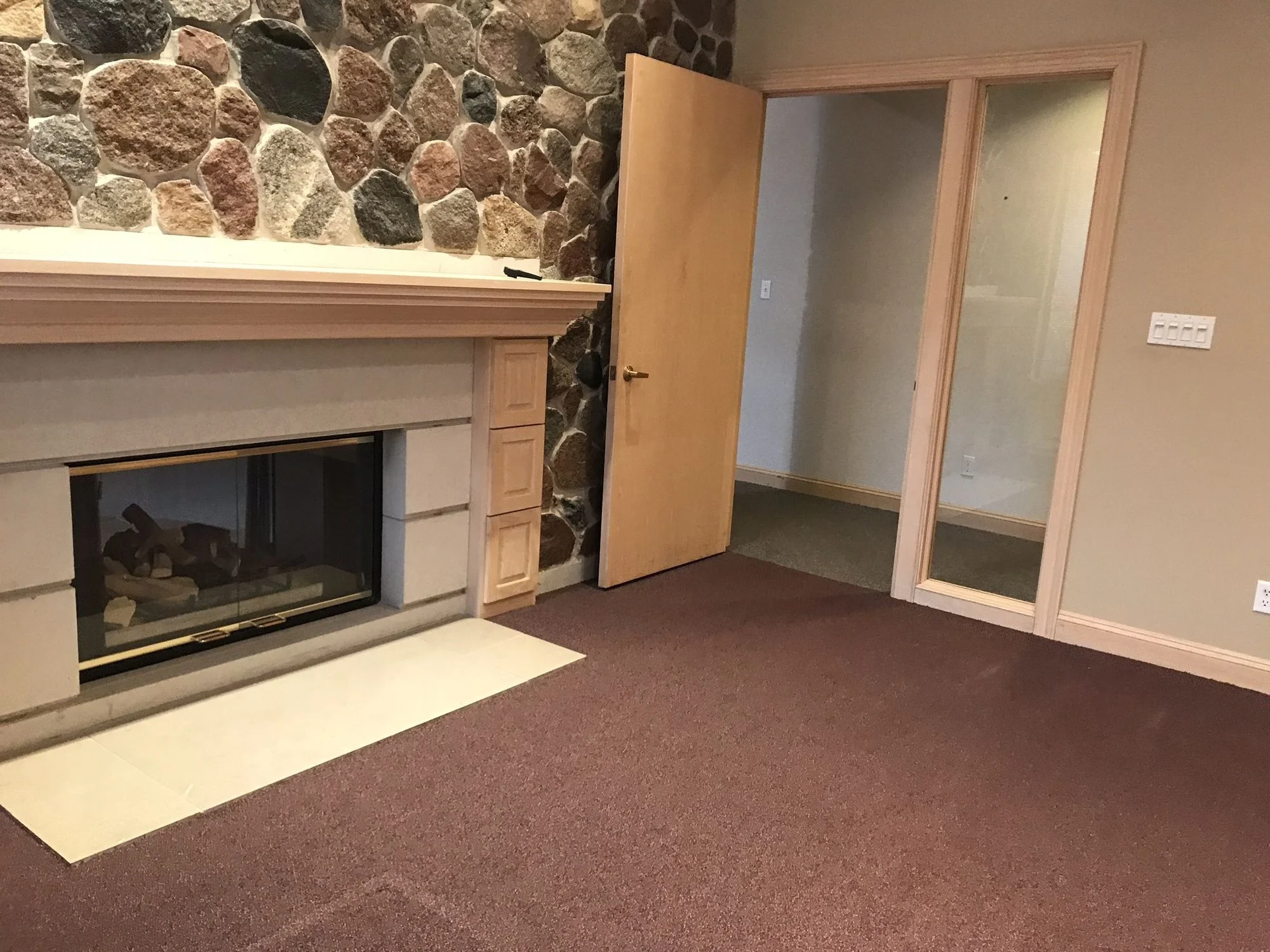 N80W14800 Appleton Ave — Sale in Menomonee Falls, WI, photo 3 of 8