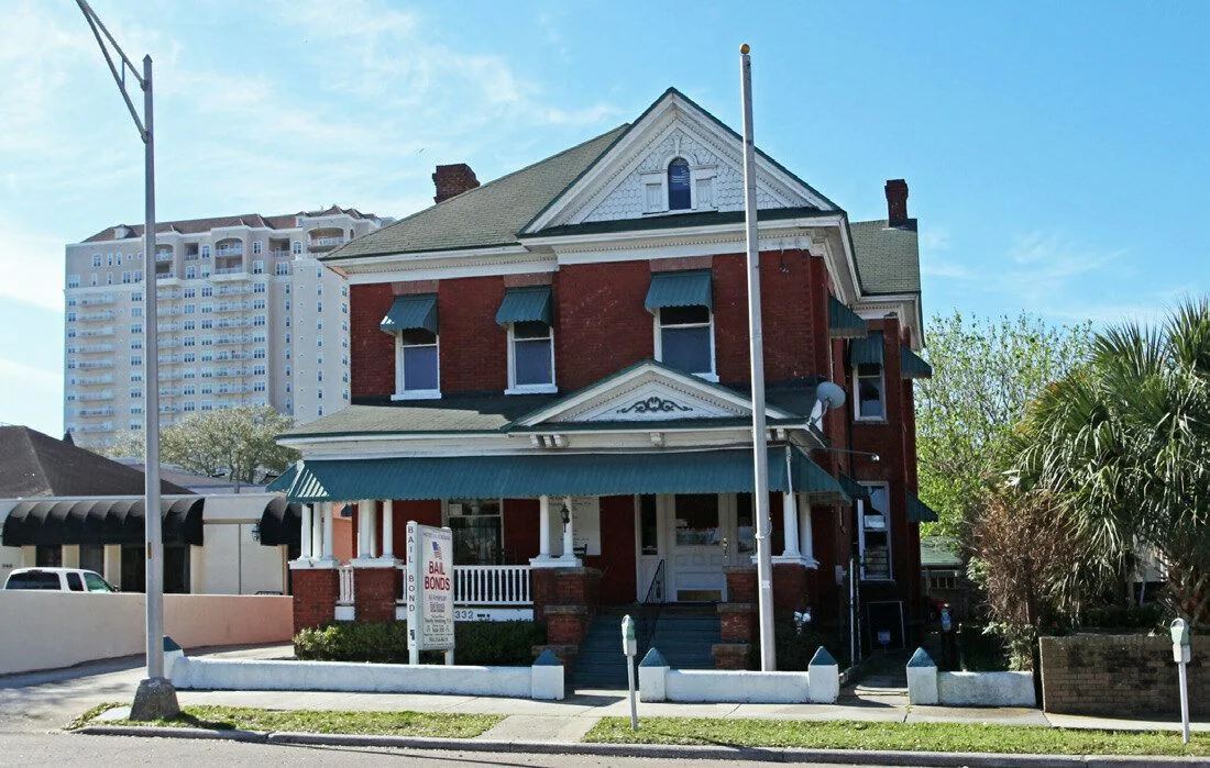 332 E Adams St
