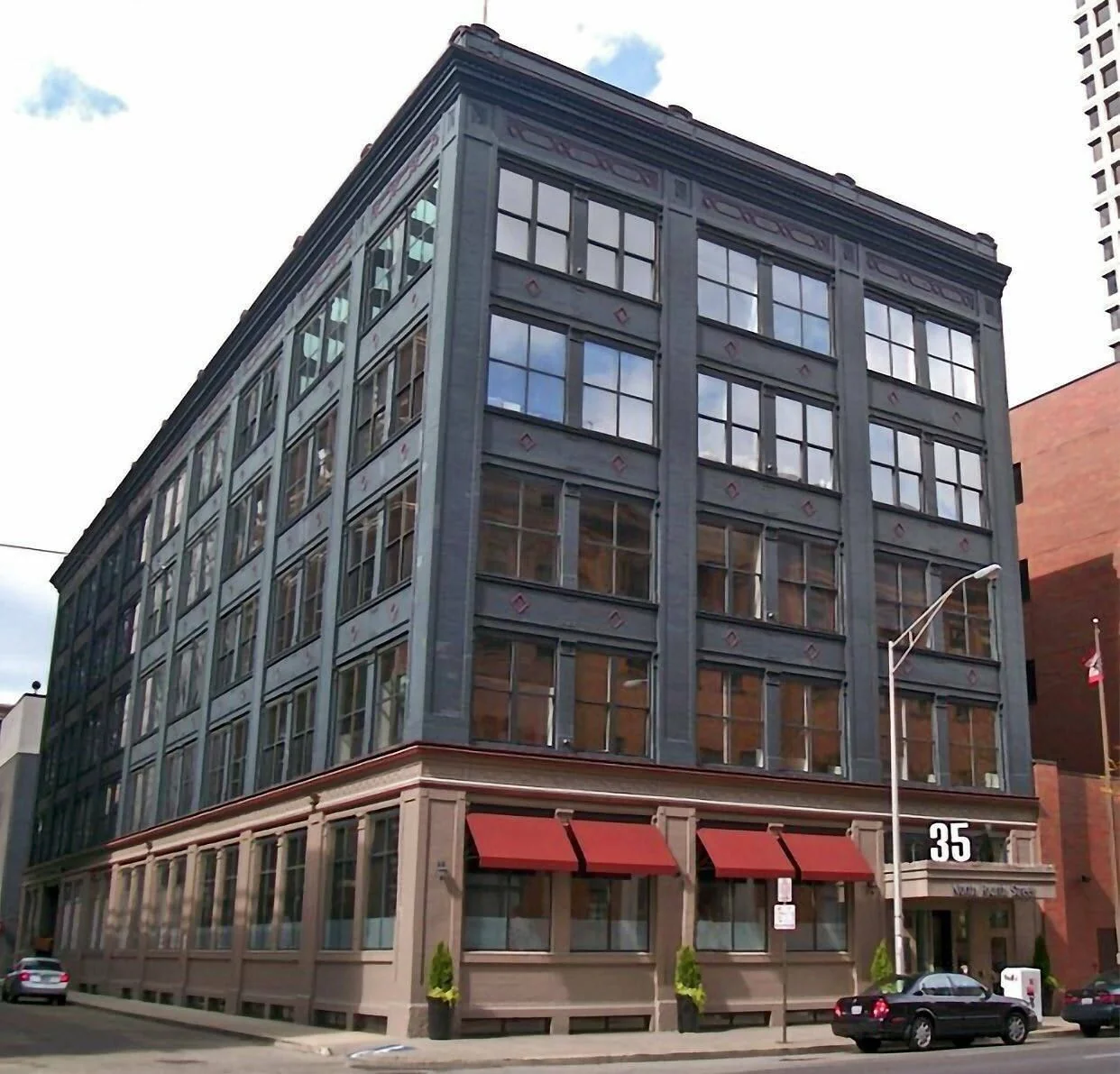 35 N 4th St — Sale in Columbus, OH, photo 1 of 5