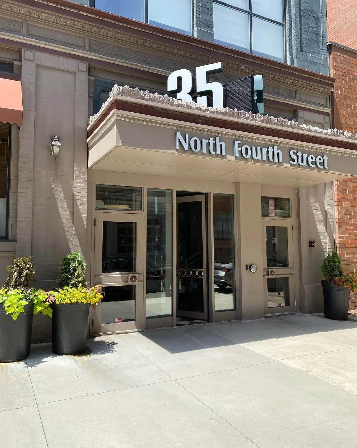 35 N 4th St — Sale in Columbus, OH, photo 2 of 5