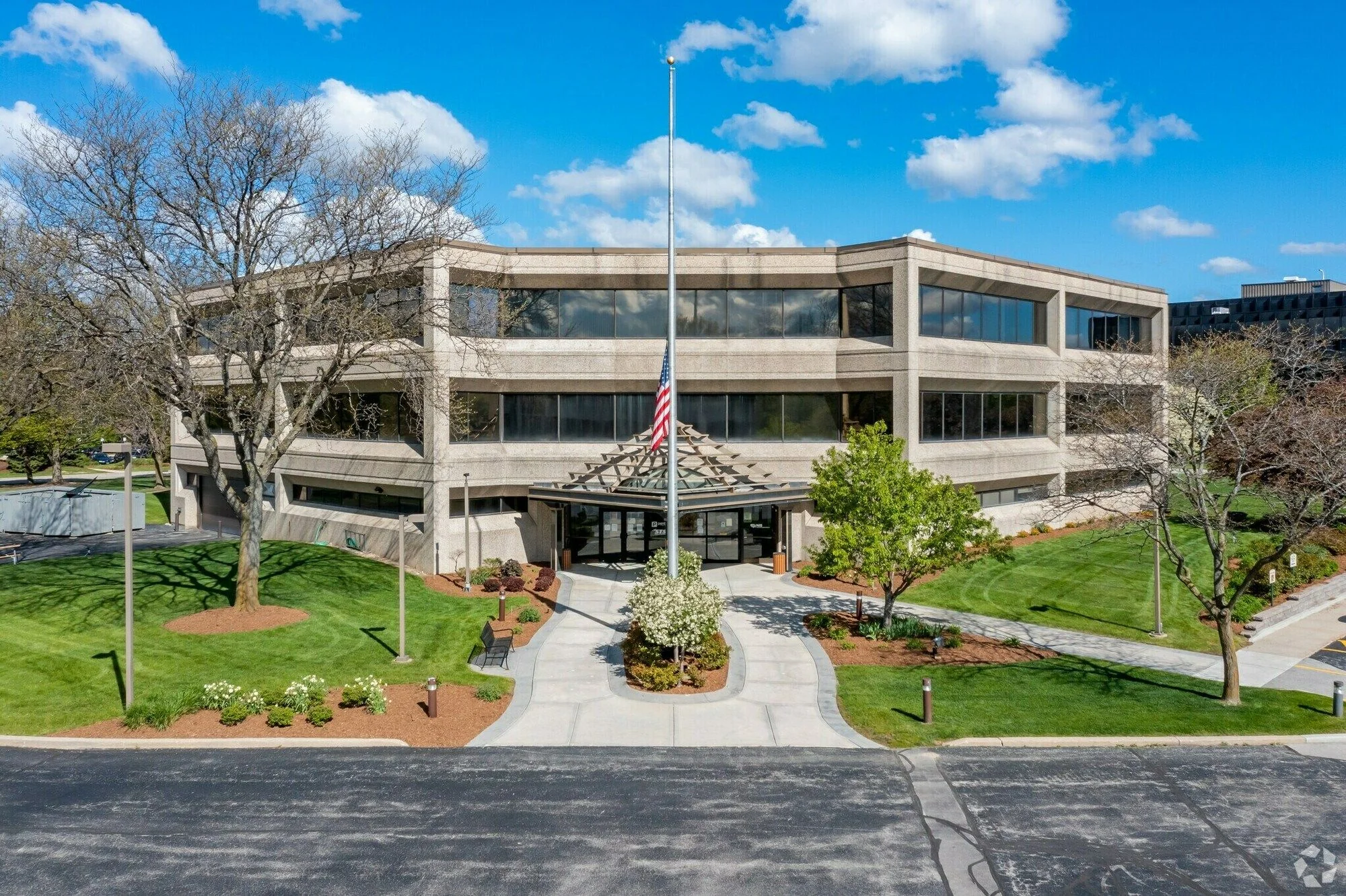 250 S Executive Dr — Sale in Brookfield, WI, photo 2 of 8