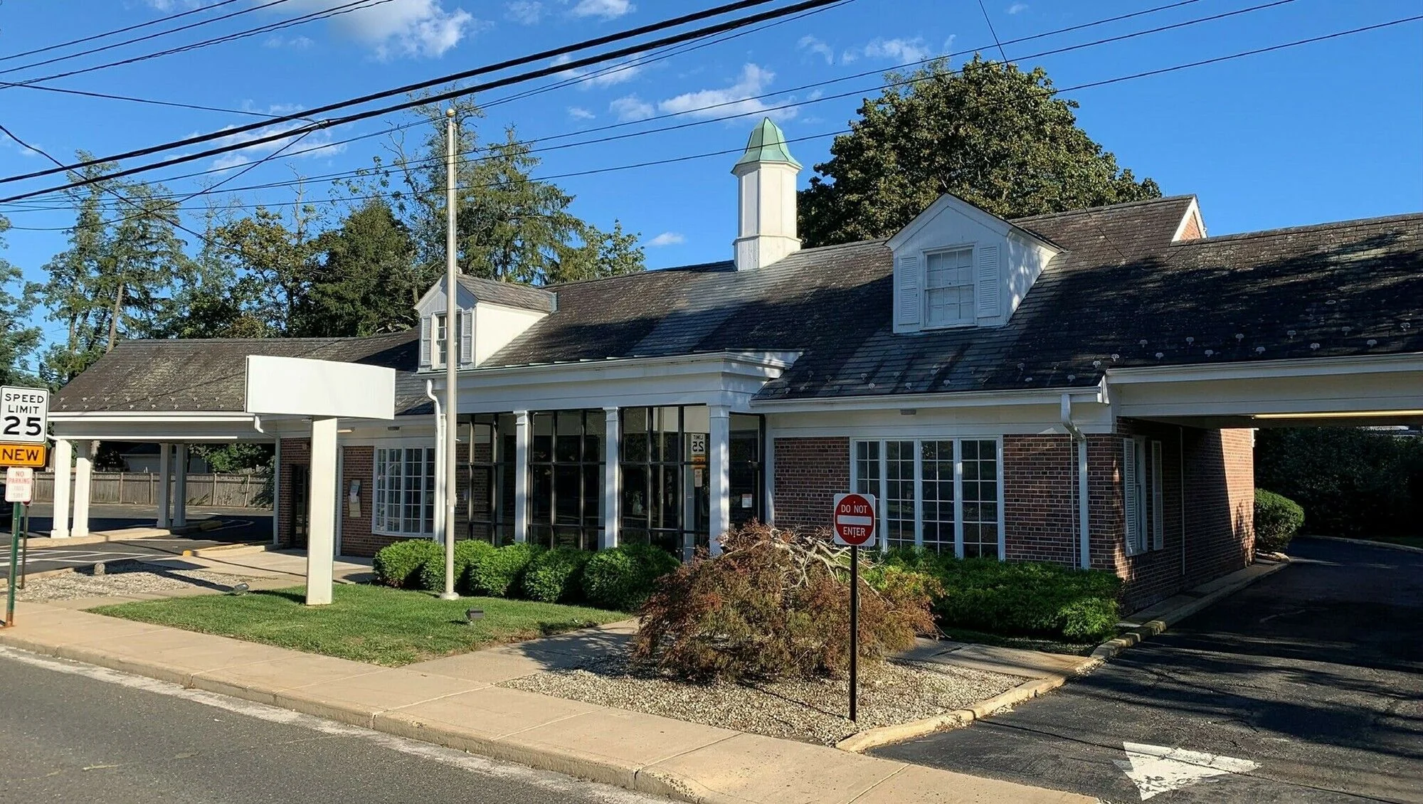 550 River Rd — Sale in Fair Haven, NJ, photo 1 of 3