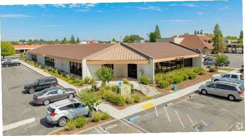 1701 Santa Clara Dr — Lease in Roseville, CA, photo 1 of 6