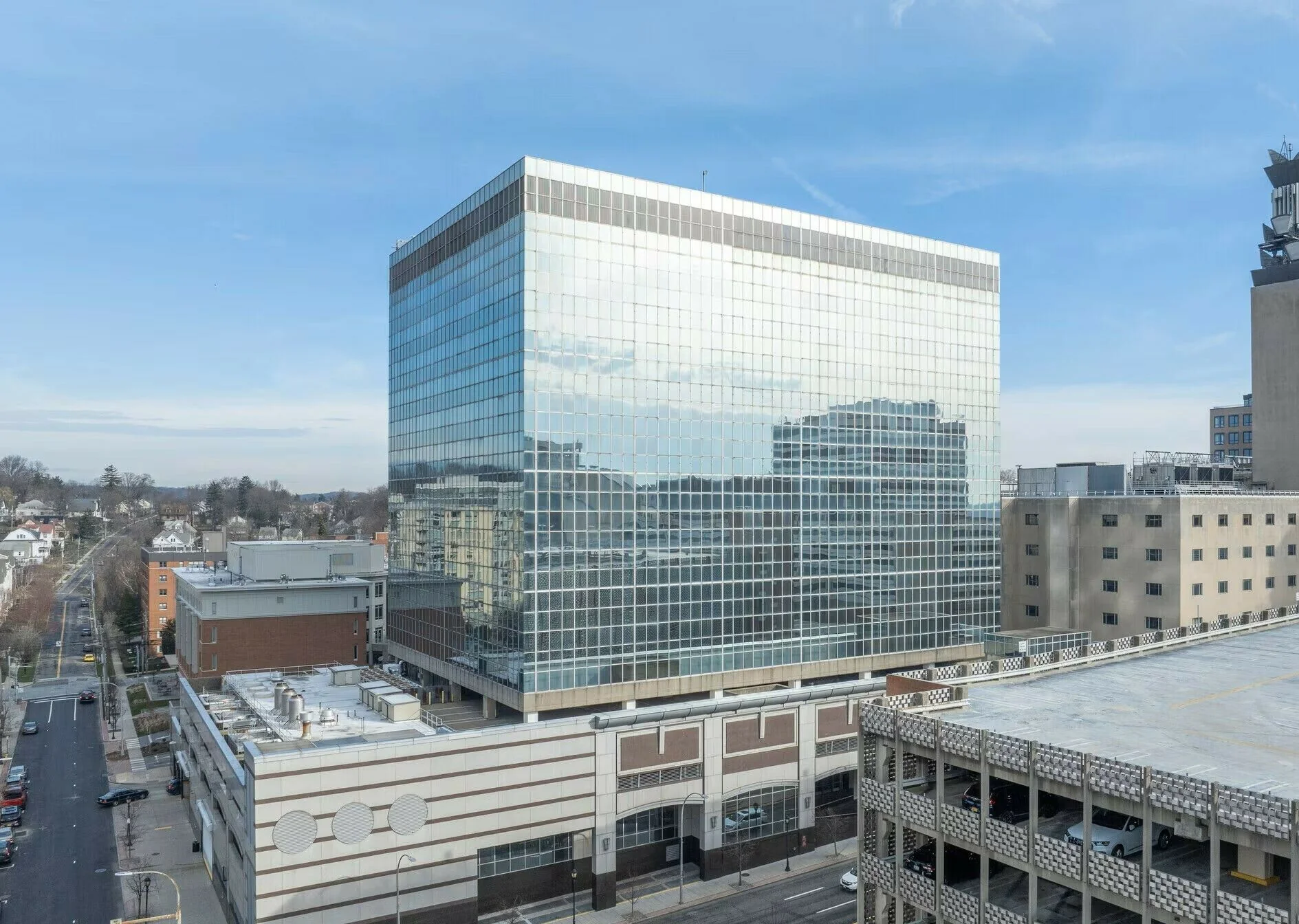 360 Hamilton Avenue — Lease in White Plains, NY, photo 1 of 8