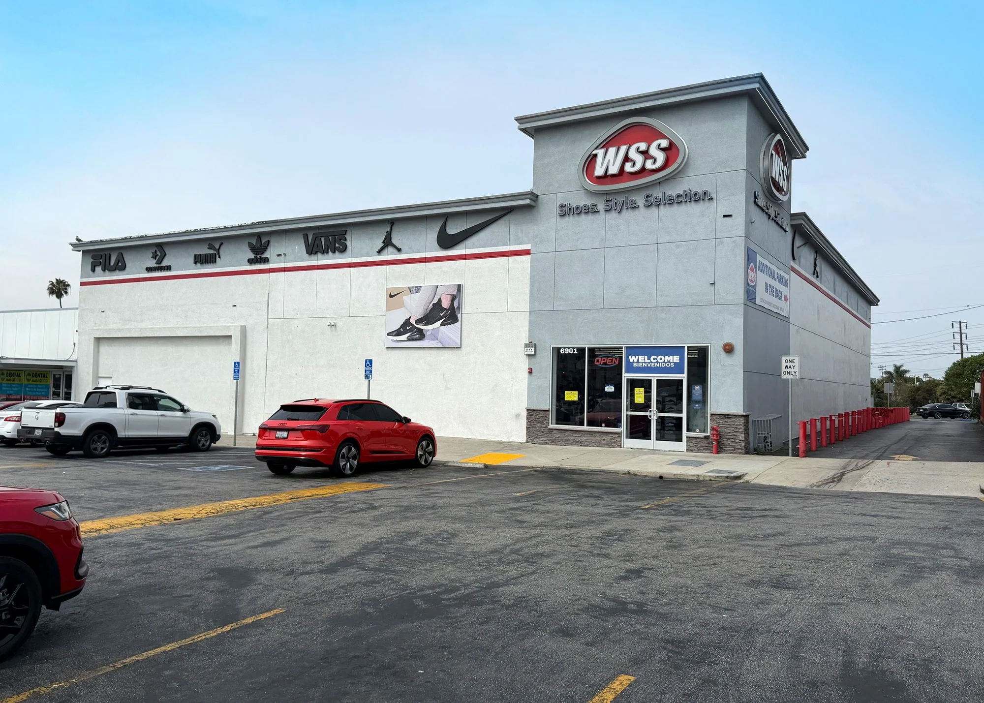 6904 La Tijera Blvd.