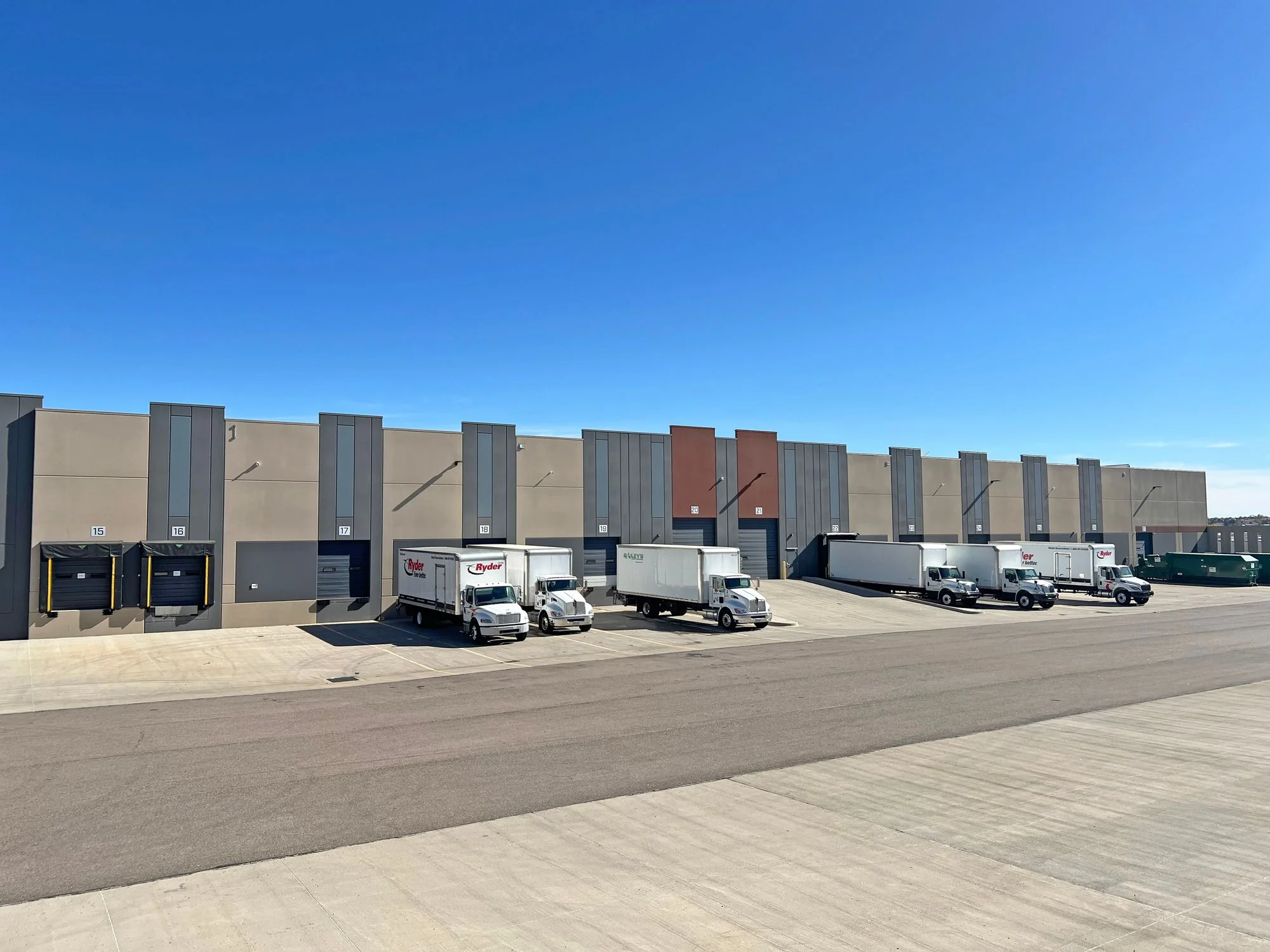 8452 Highfield Pkwy — Lease in Englewood, CO, photo 2 of 5