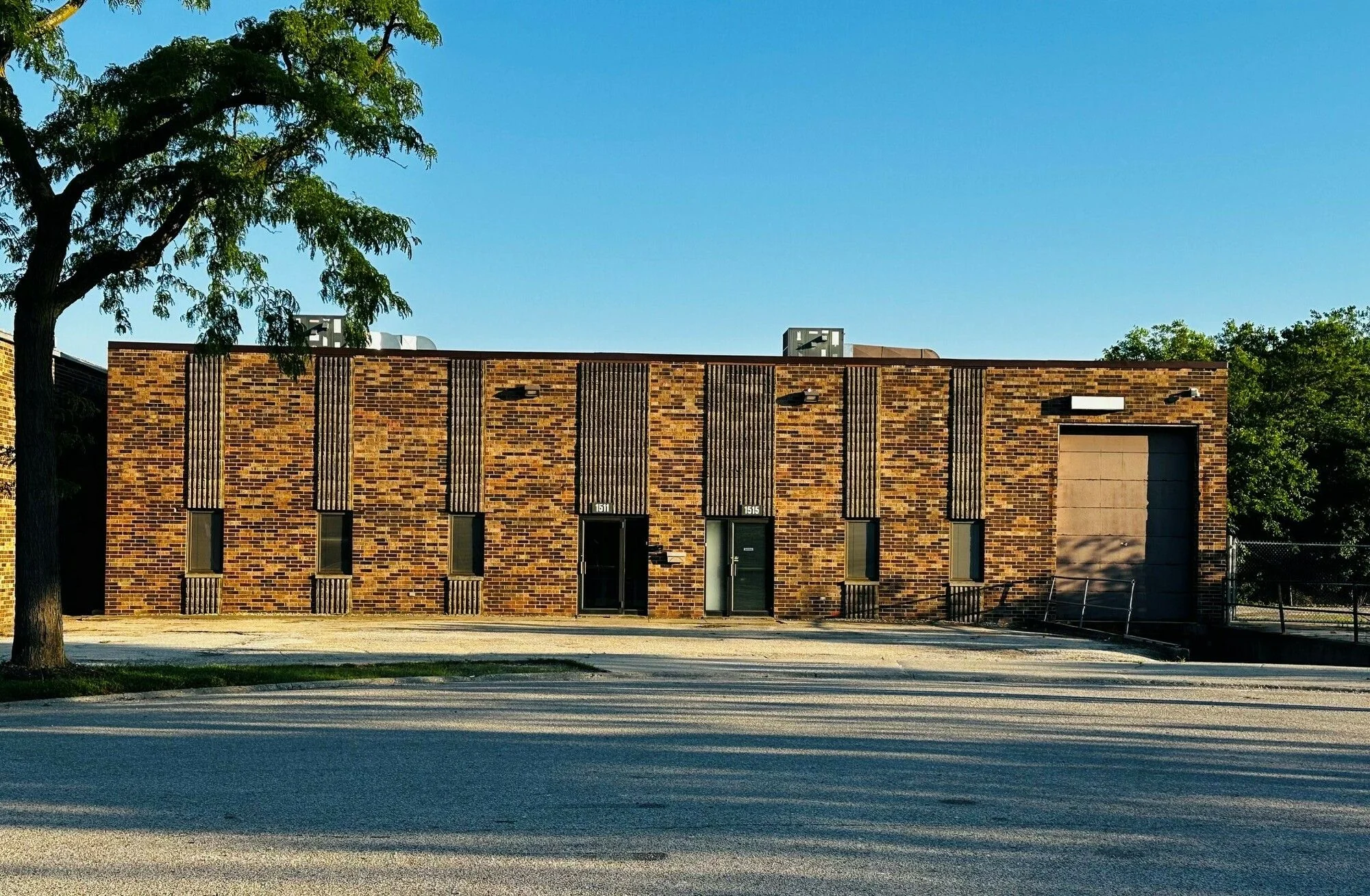 Old Willow Paddock Industrial Complex — Lease in Northbrook, IL, photo 1 of 7