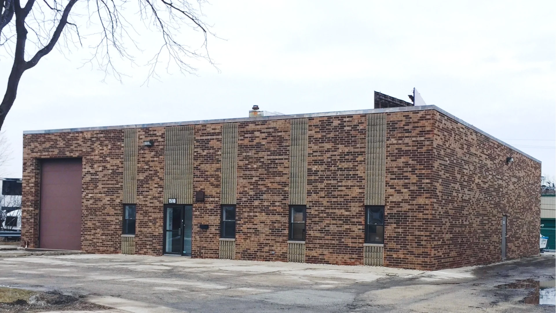 Old Willow Paddock Industrial Complex — Lease in Northbrook, IL, photo 5 of 7