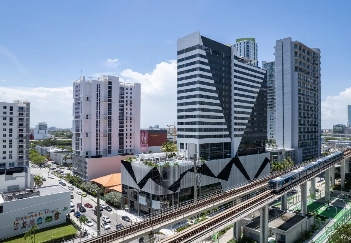 115 SW 8th St — Lease in Miami, FL, photo 1 of 2