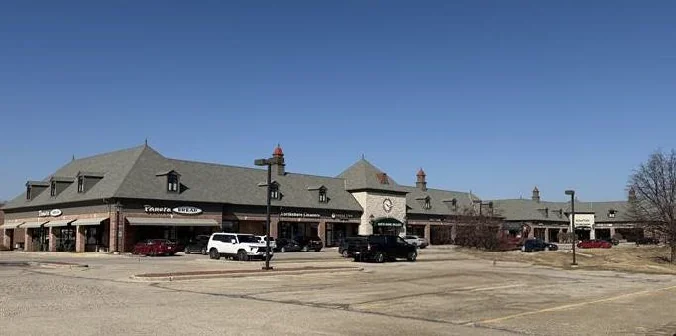 Concord Court — Lease in Mequon, WI, photo 1 of 3