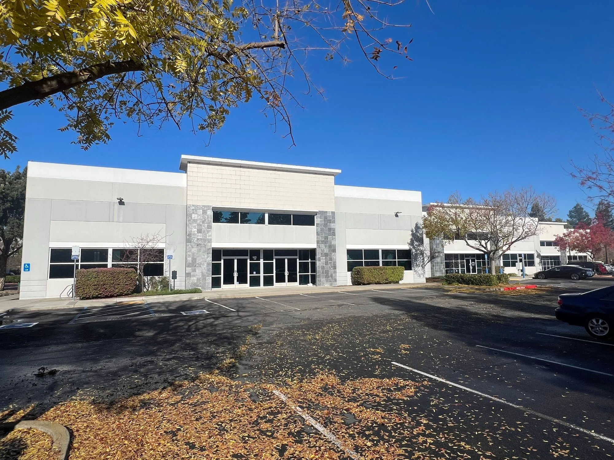 Laguna West Business Center — Lease in Elk Grove, CA, photo 1 of 6